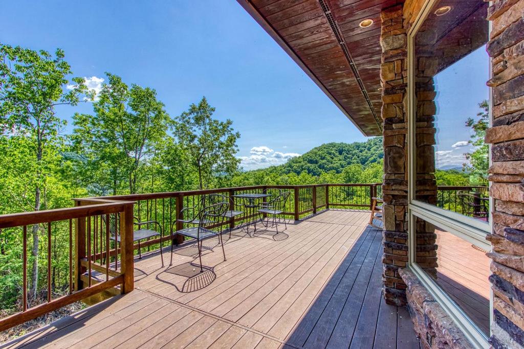 Luxury Lookout view 5