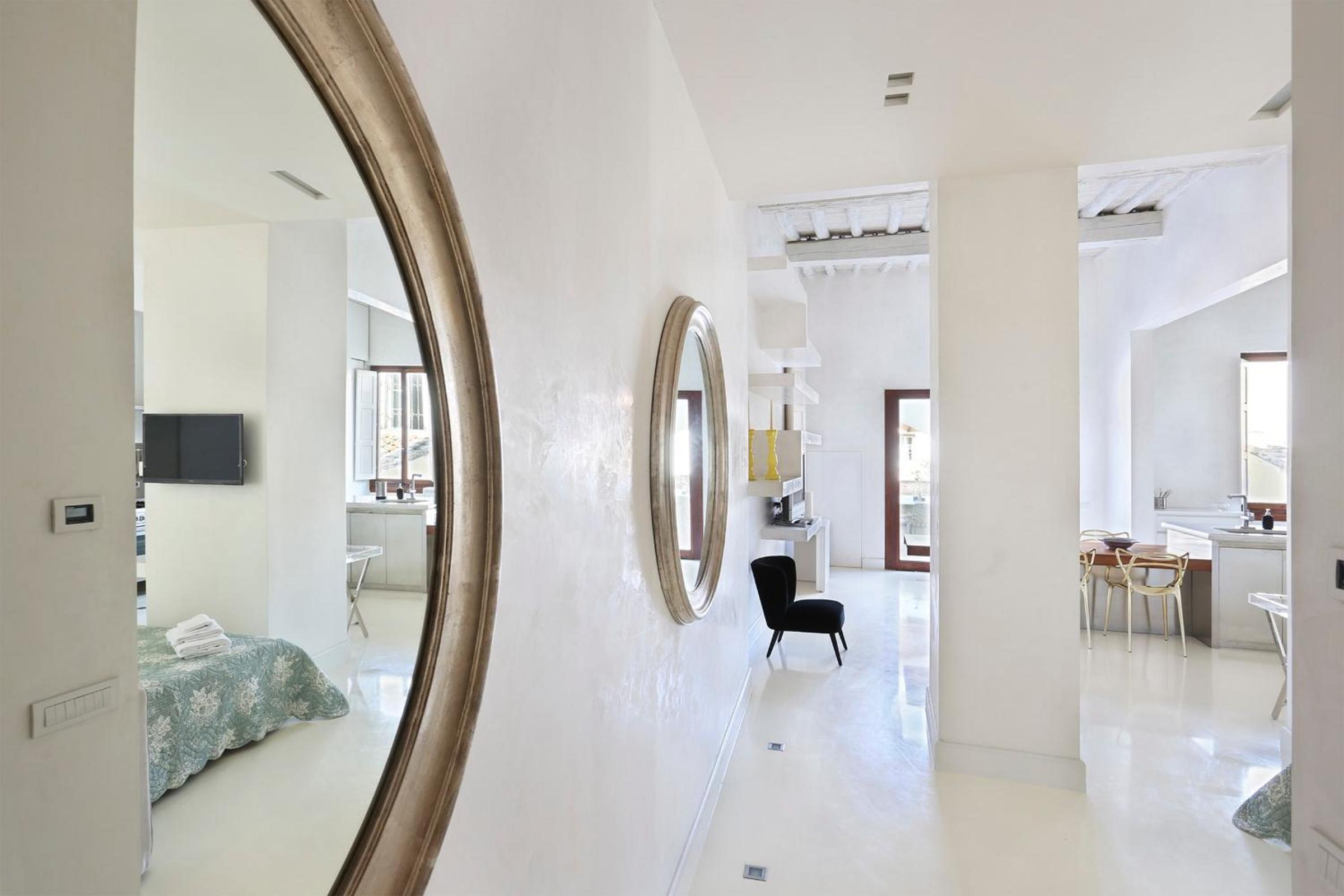 LUXURY suite with amazing Terrace in Florence-hosted by Sweetstay