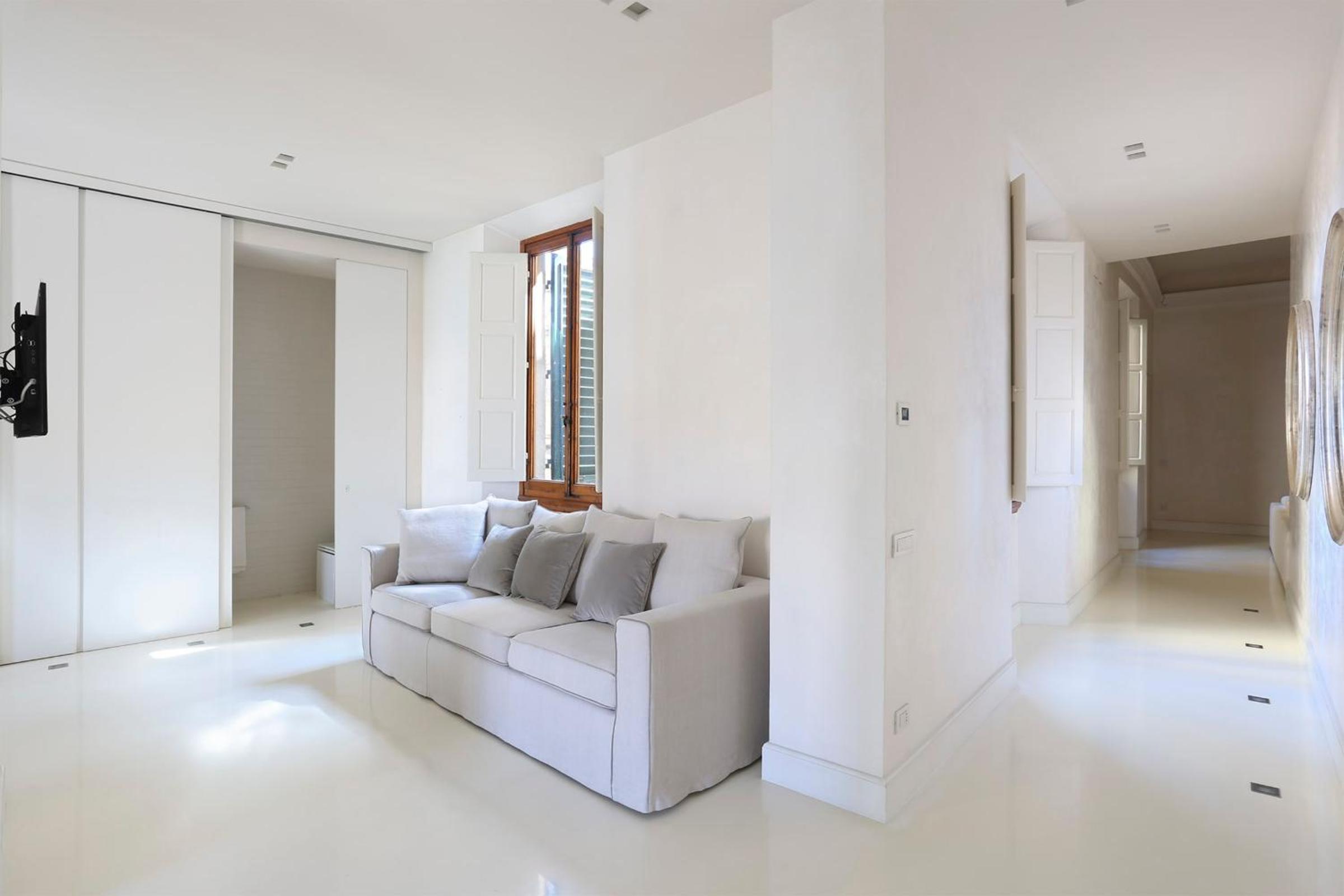 LUXURY suite with amazing Terrace in Florence-hosted by Sweetstay