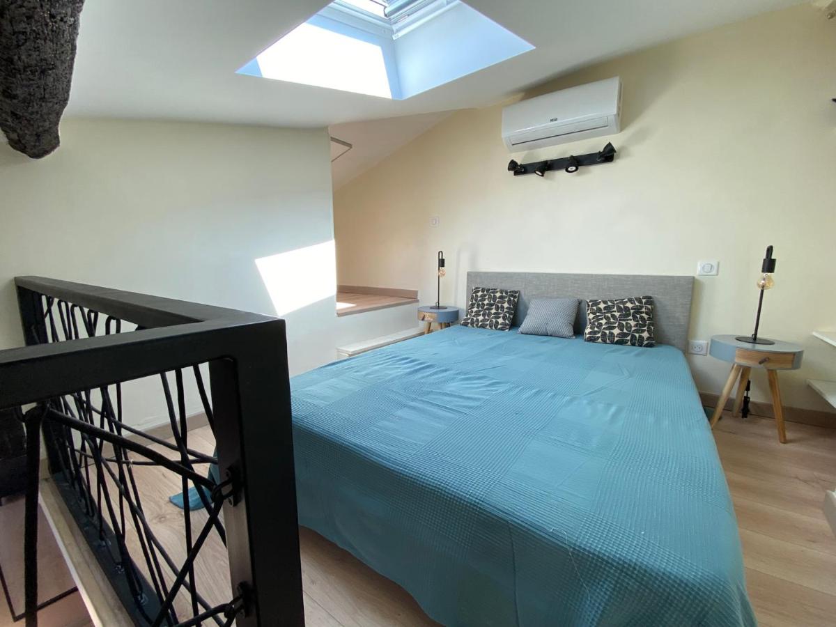 06A2 - Cœur du Vieux Nice bel appartement moderne rénové photo 4