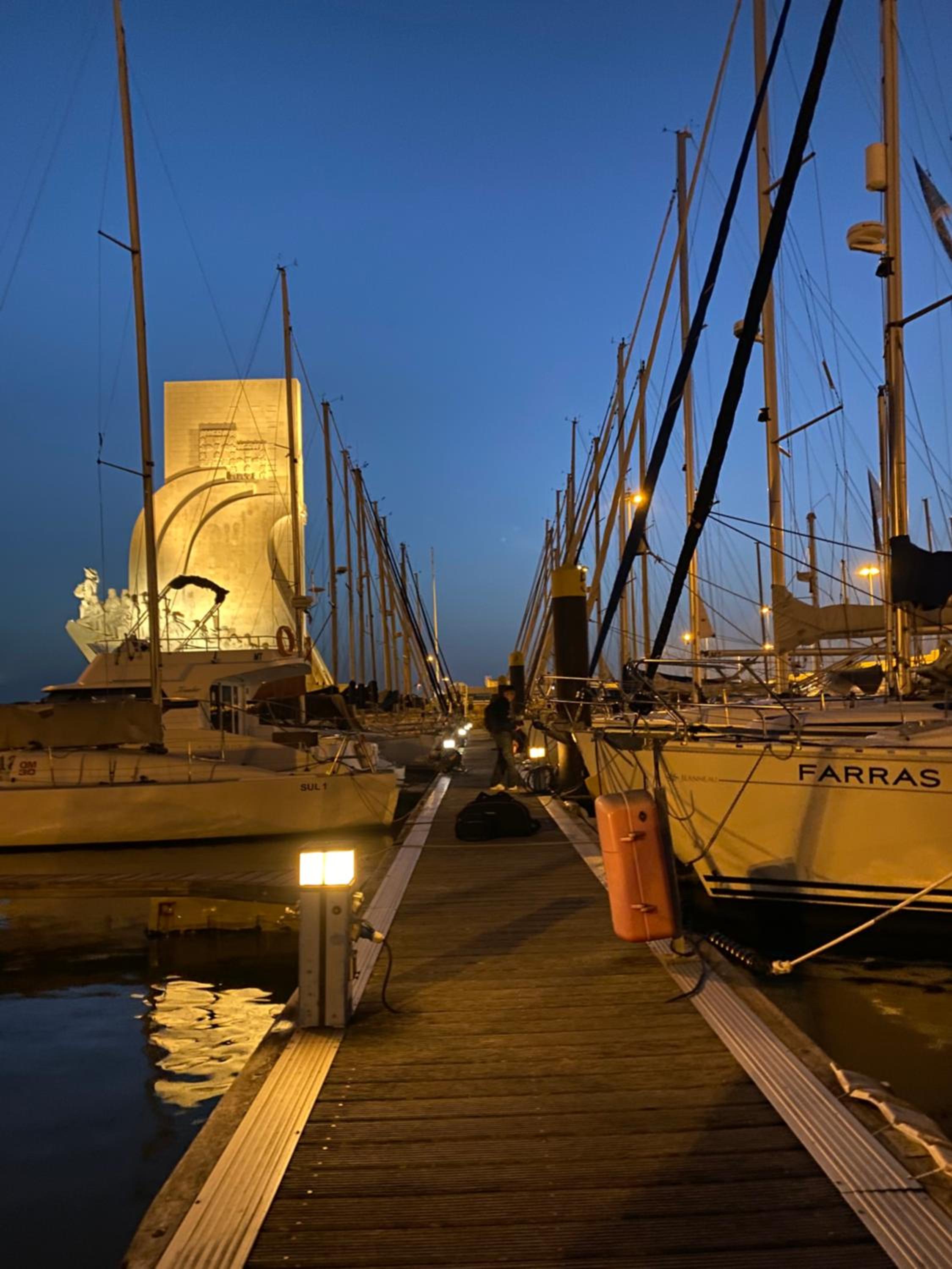 Stay in a Boat - Lisboa view 2
