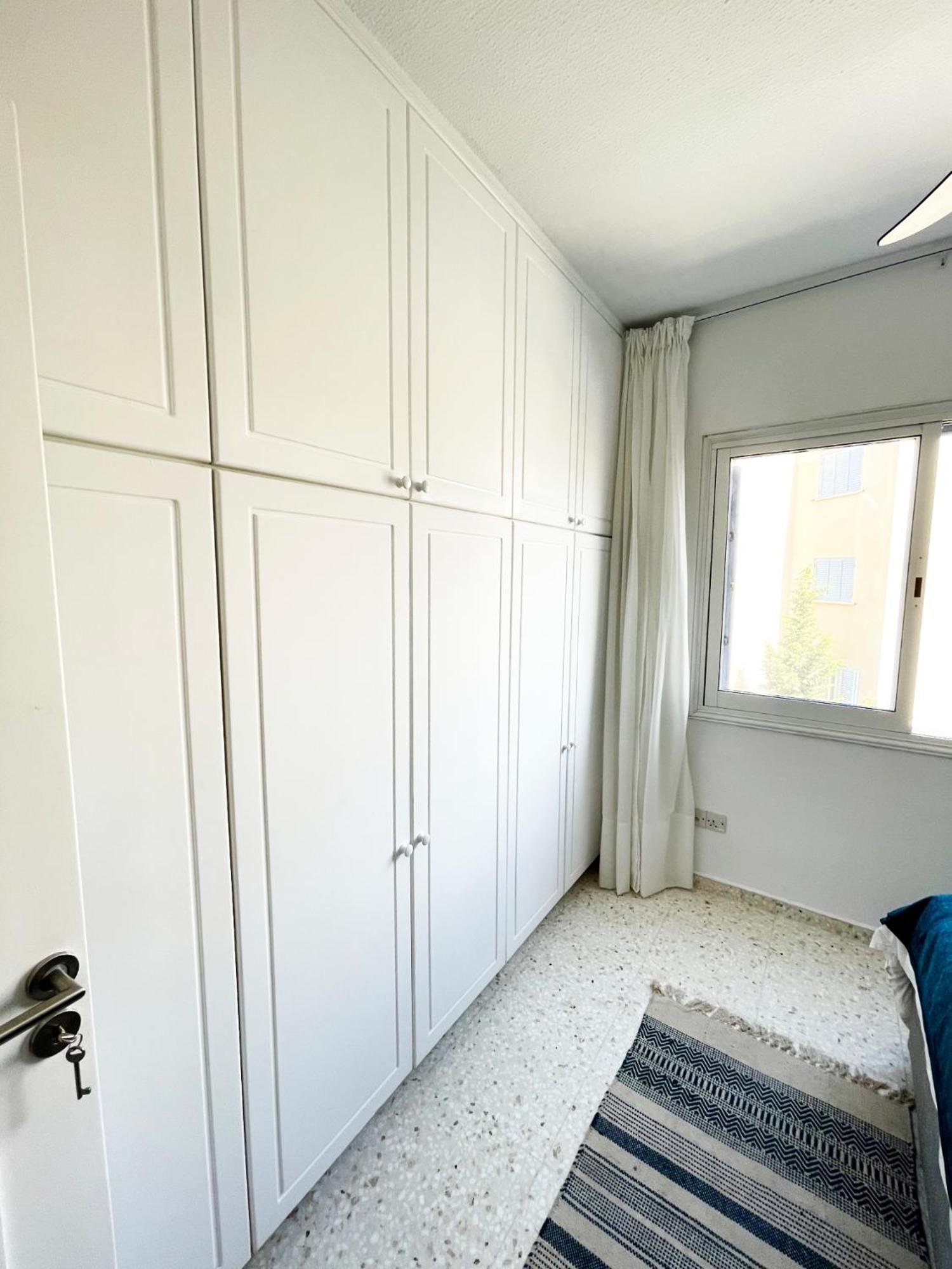 Direct Sea View & Quality Bed - Kings Palace 1 bed view 5