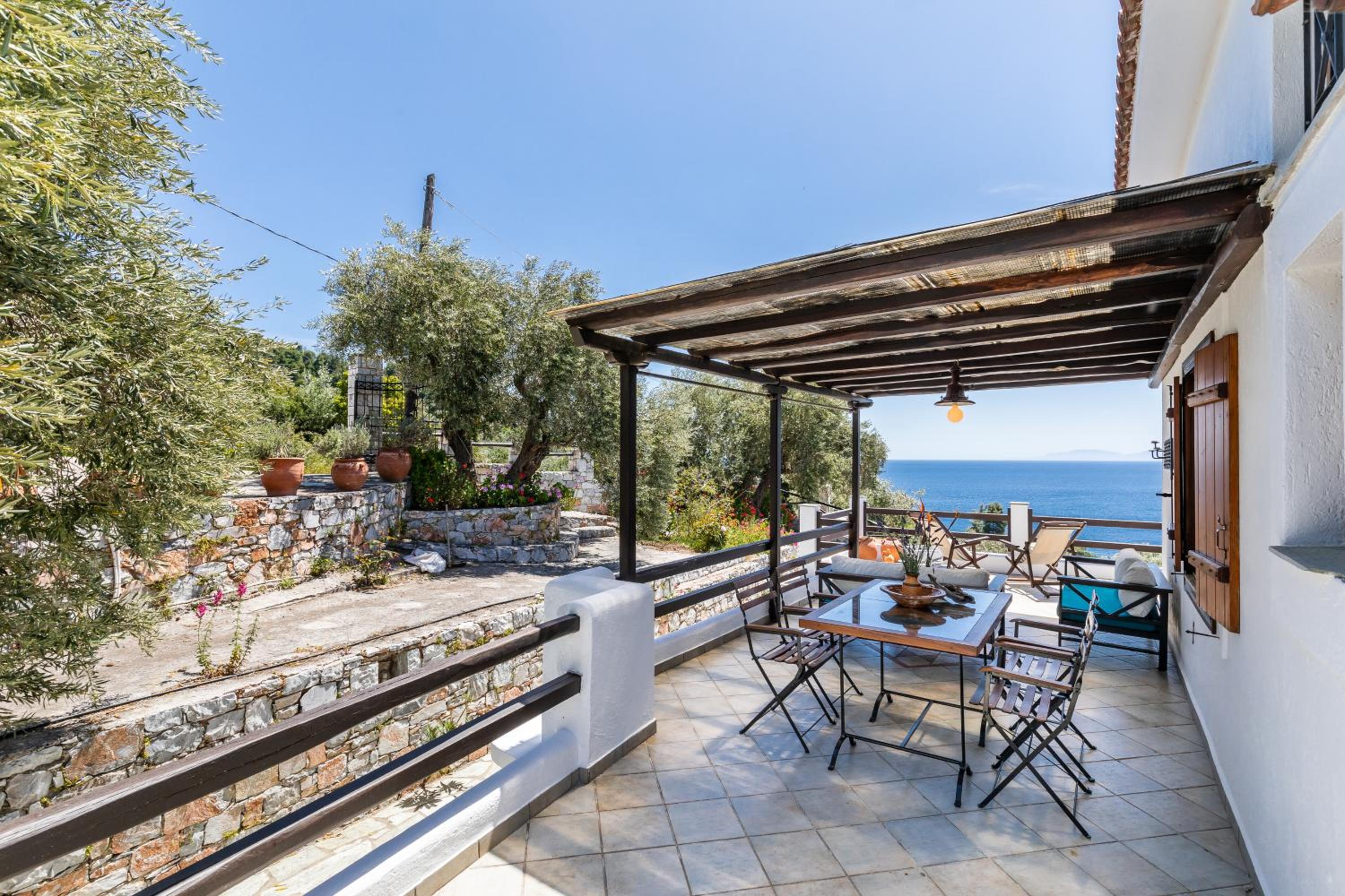 Irida Skopelos