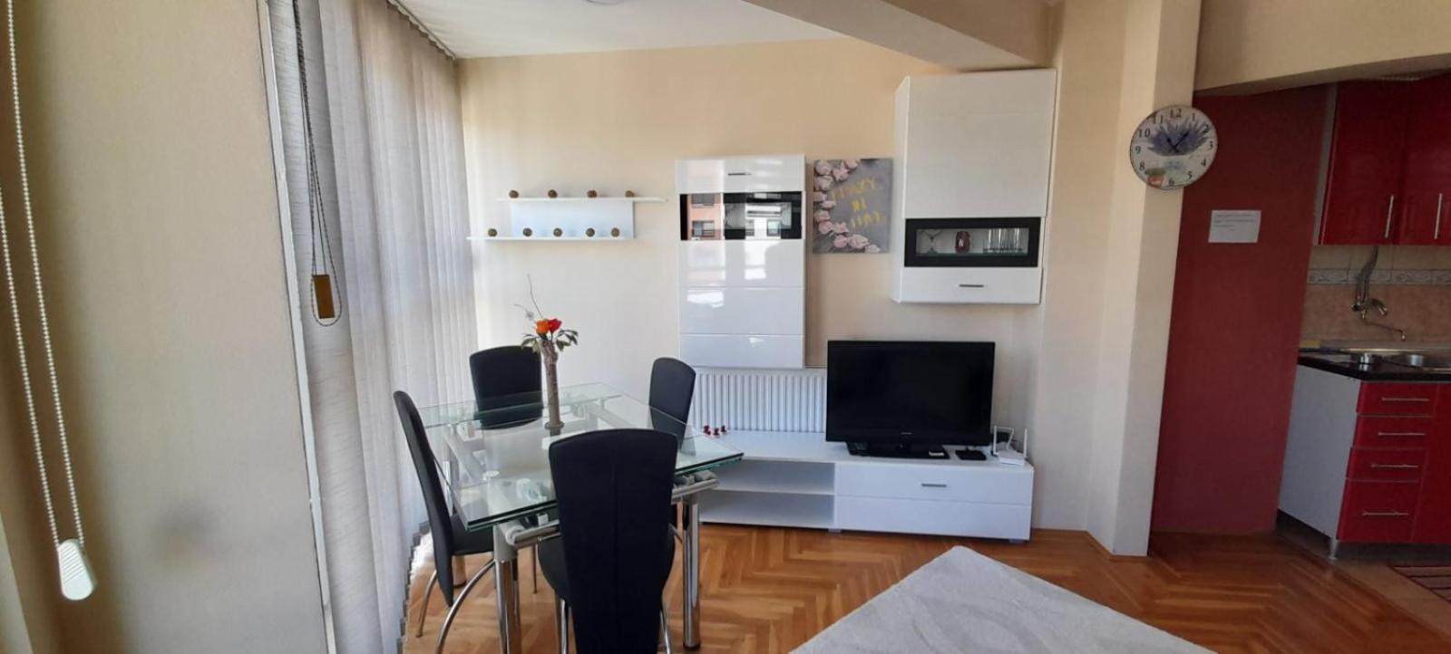 LNB Lux view 4