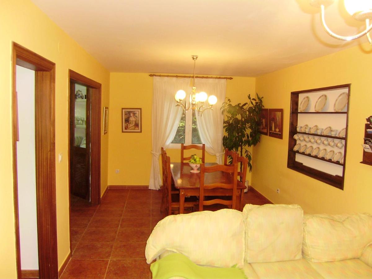 3 bedrooms house with enclosed garden and wifi at O Savinao 3 km away from the beach