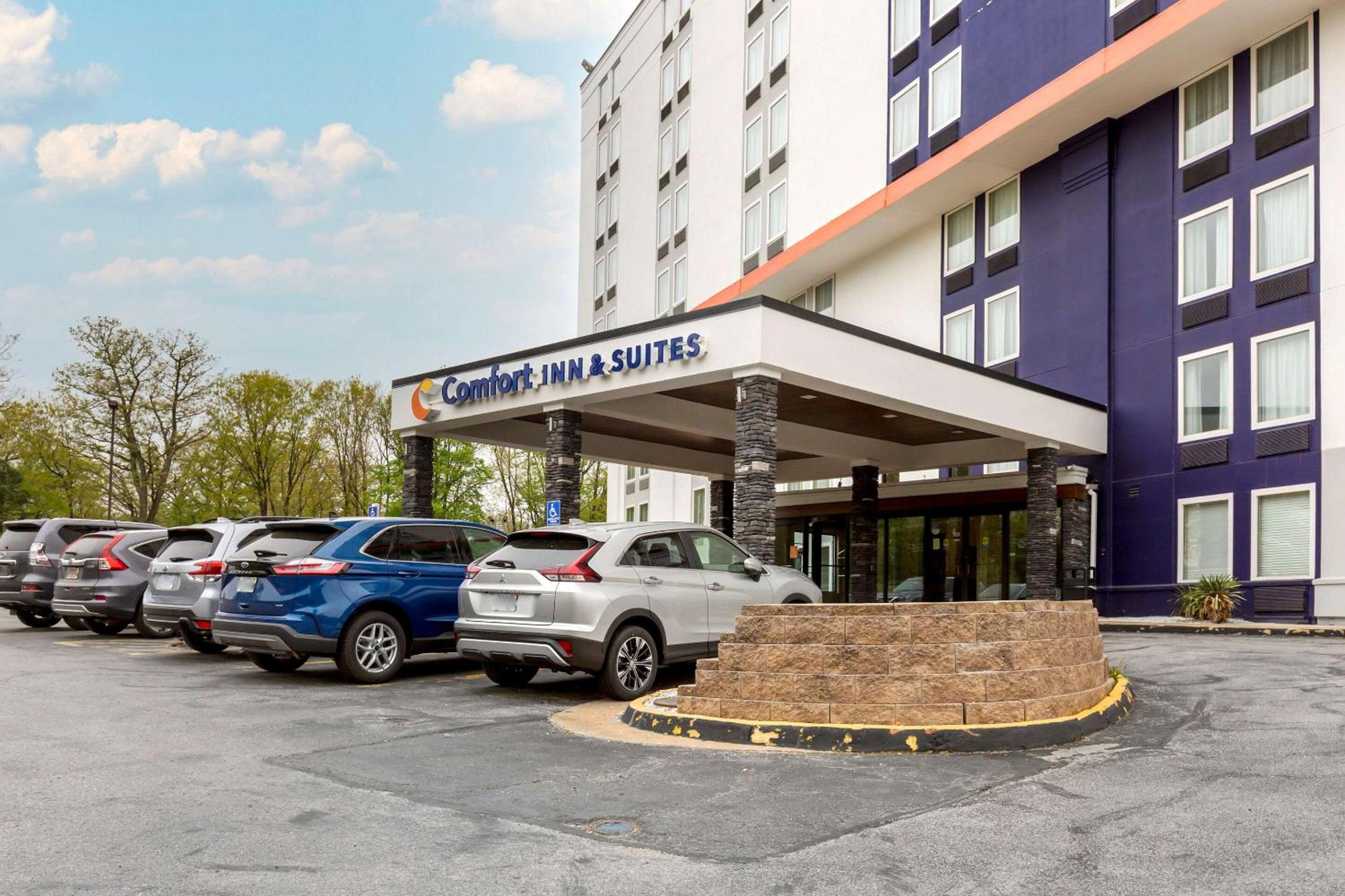Washington DC Vacations - Comfort Inn  Suites Alexandria West - Property Image 1