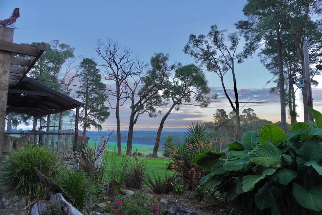 Gorgeous villa 10 acre of land view 3