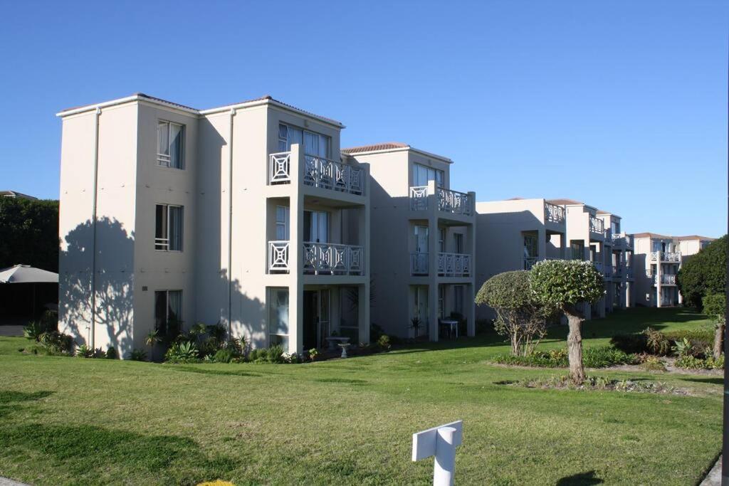 Easy Going Hermanus With An Ocean View