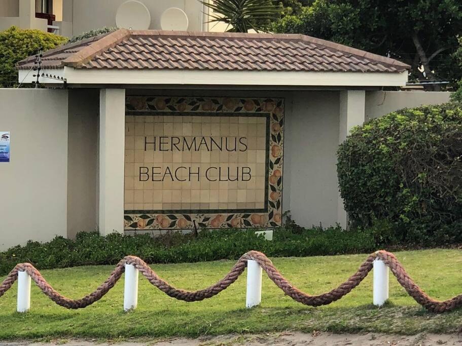 Easy Going Hermanus With An Ocean View
