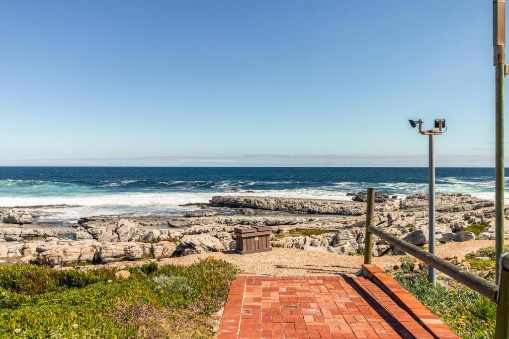 Easy Going Hermanus With An Ocean View
