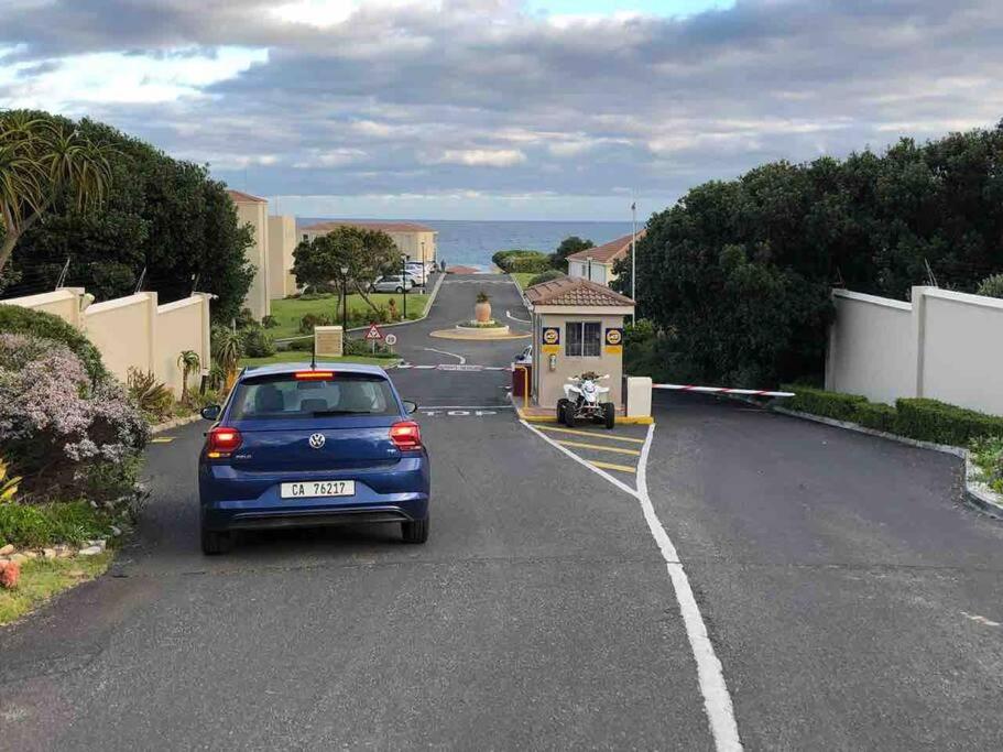 Easy Going Hermanus With An Ocean View