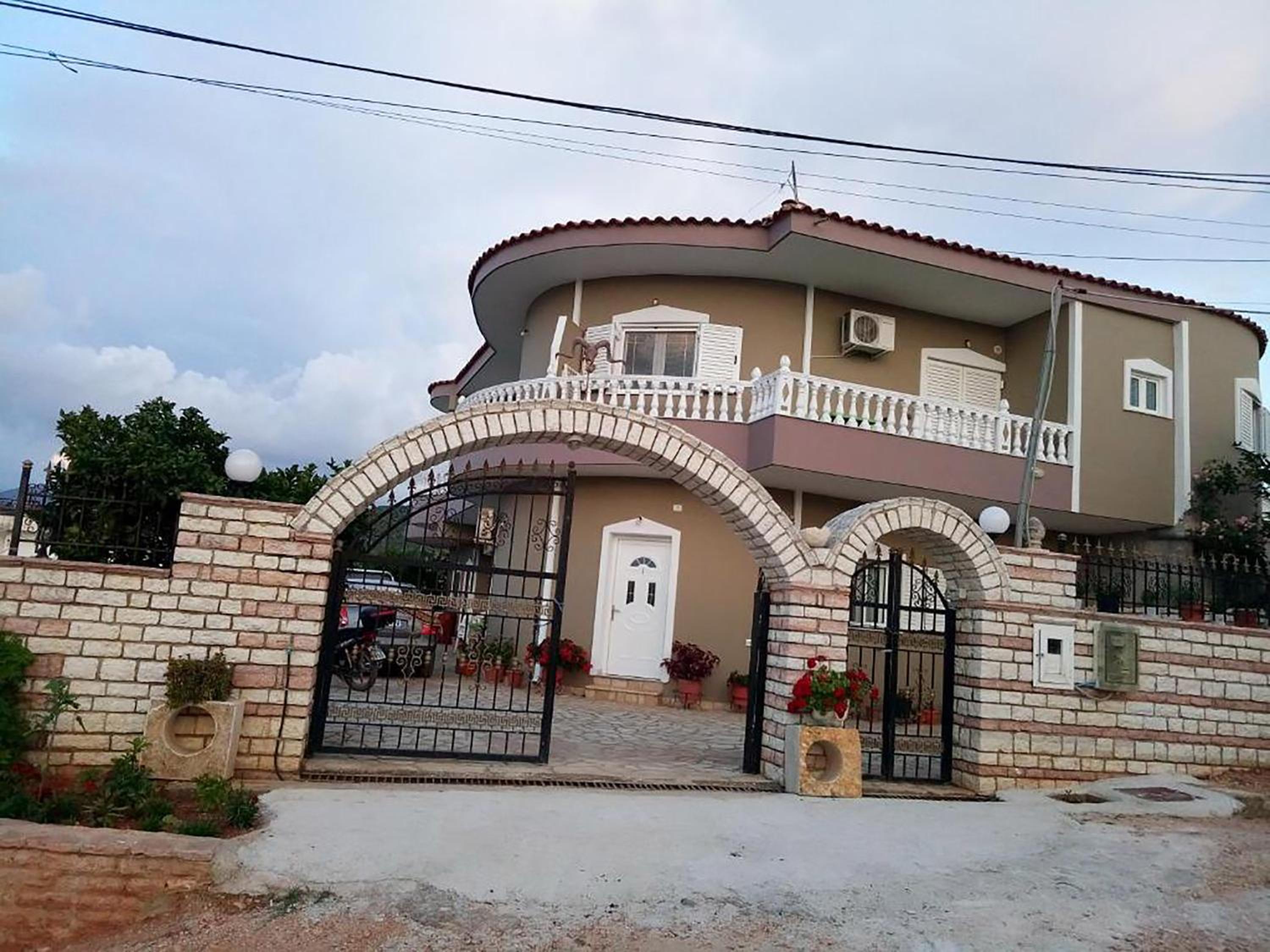 Vila Zeqo Muka 1
