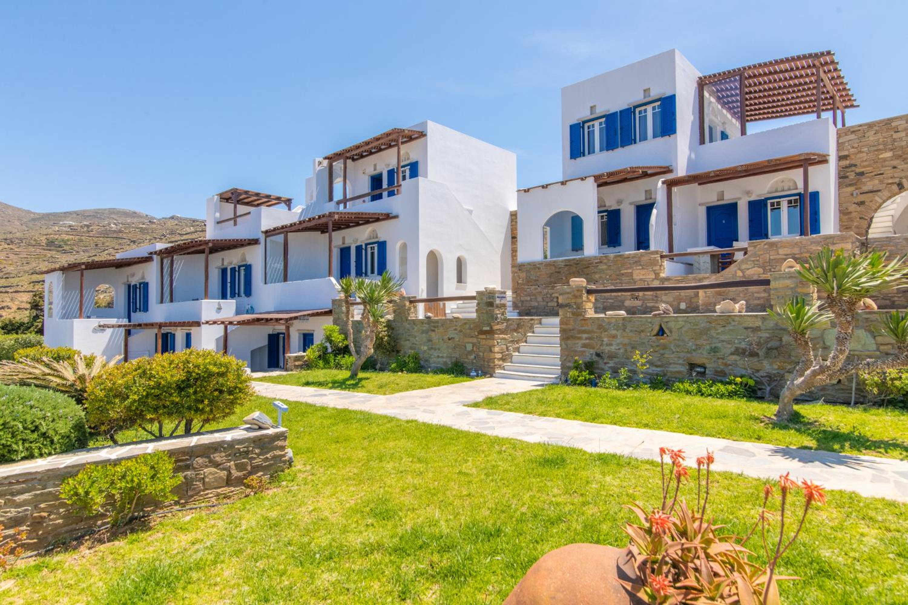 Hotel Sail Inn - Image 1