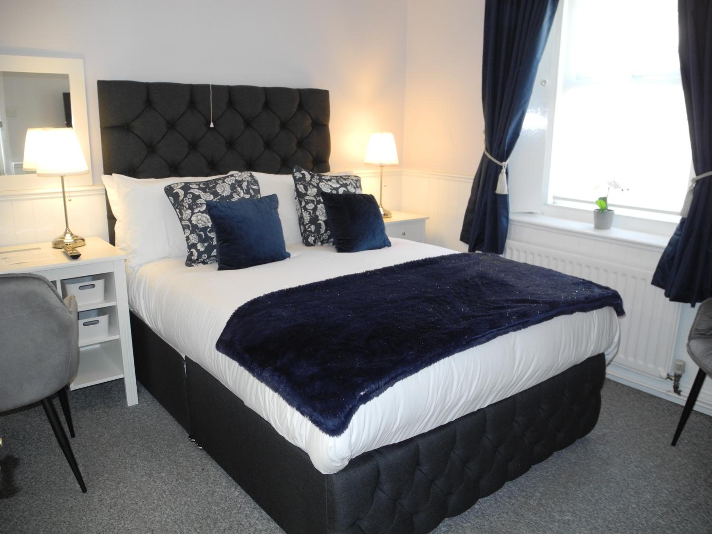 Heathcliff House B&B Exclusively for Adults Free large carpark view 5