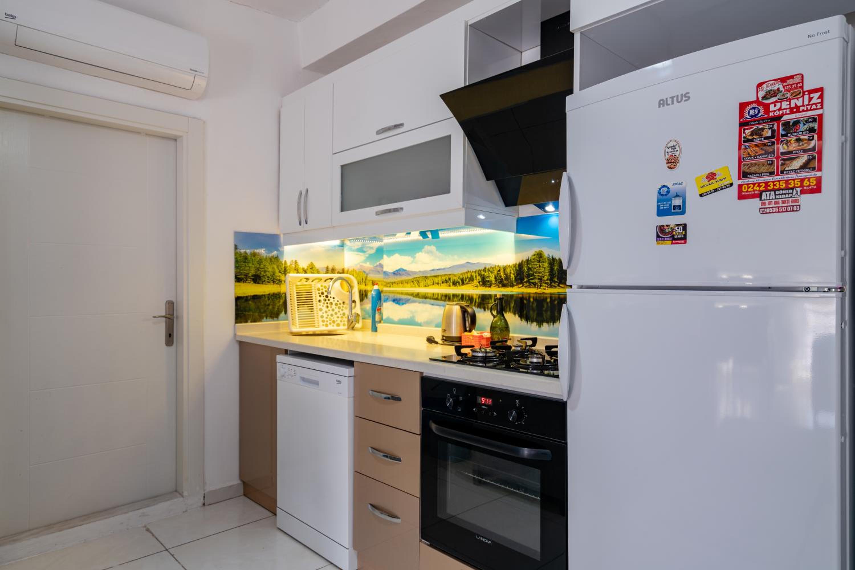 Sare Suites Downtown - Image 46