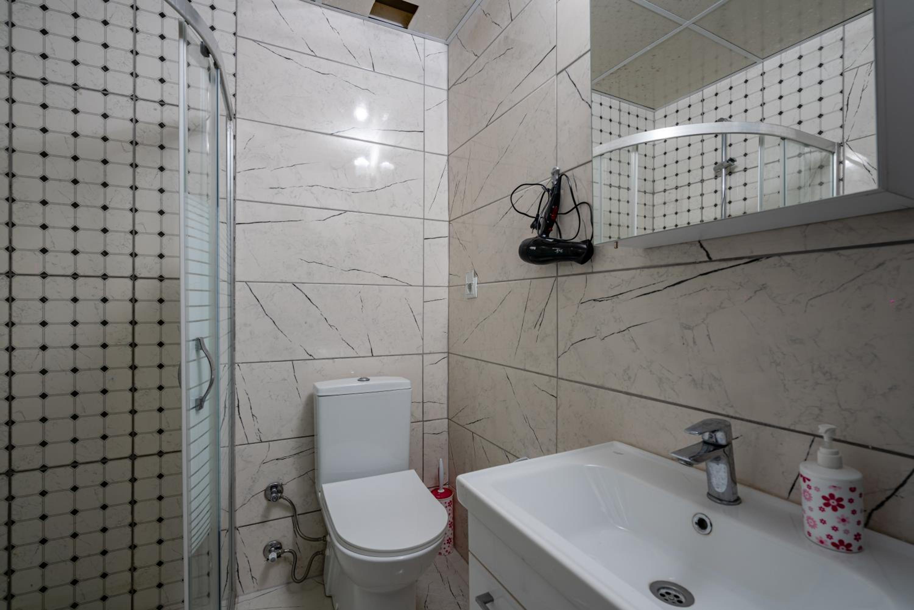 Sare Suites Downtown - Image 16