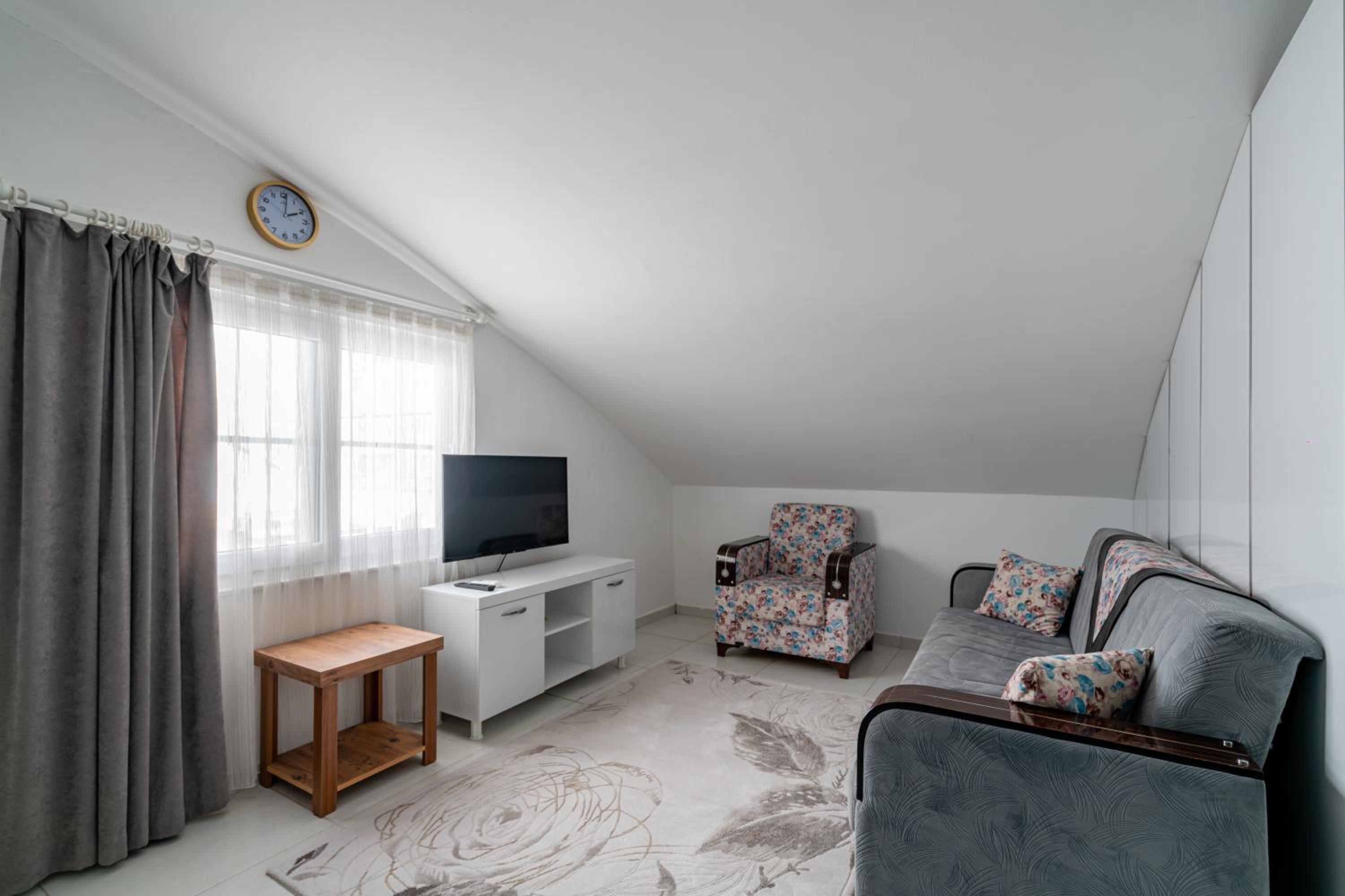 Sare Suites Downtown - Image 18