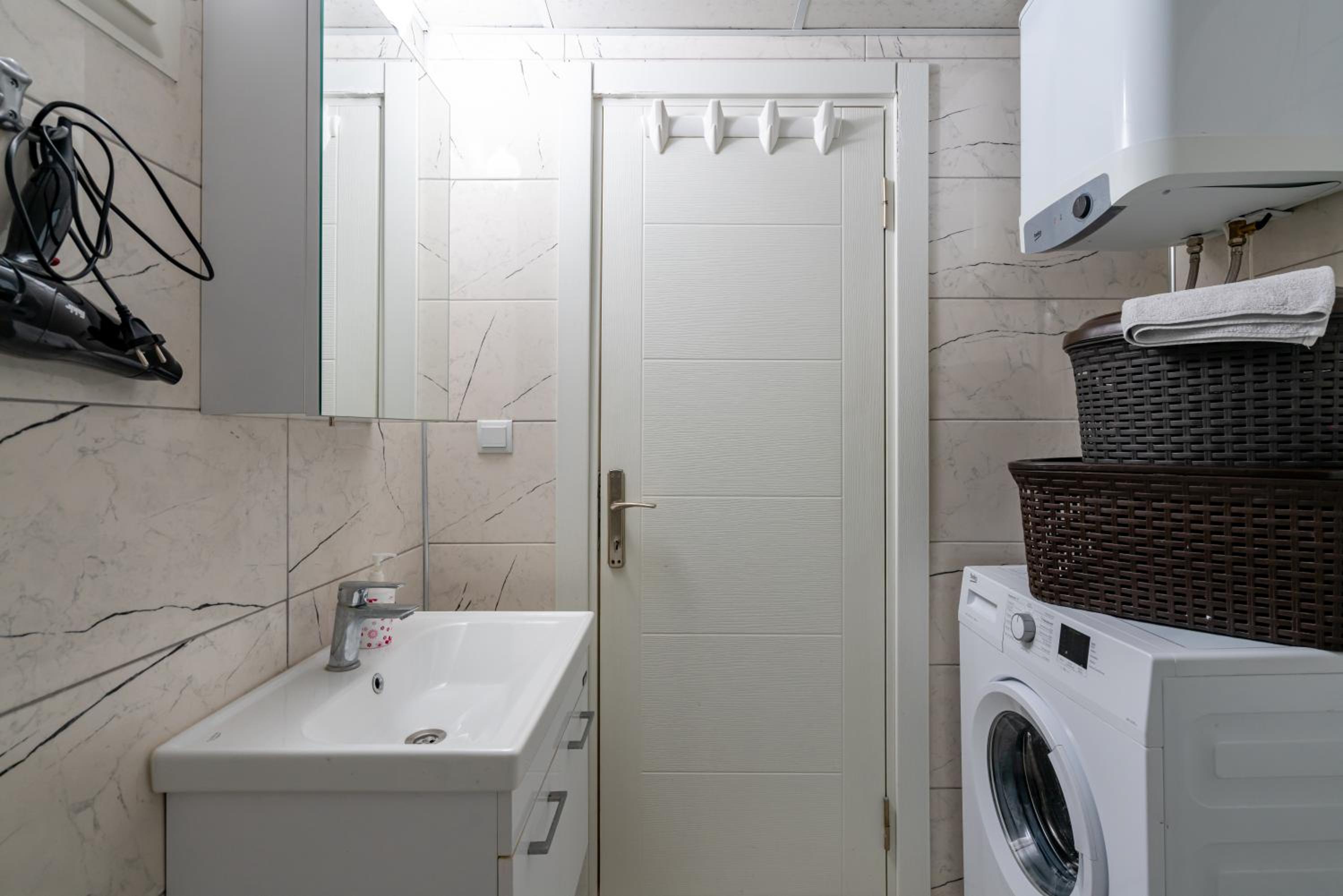 Sare Suites Downtown - Image 62