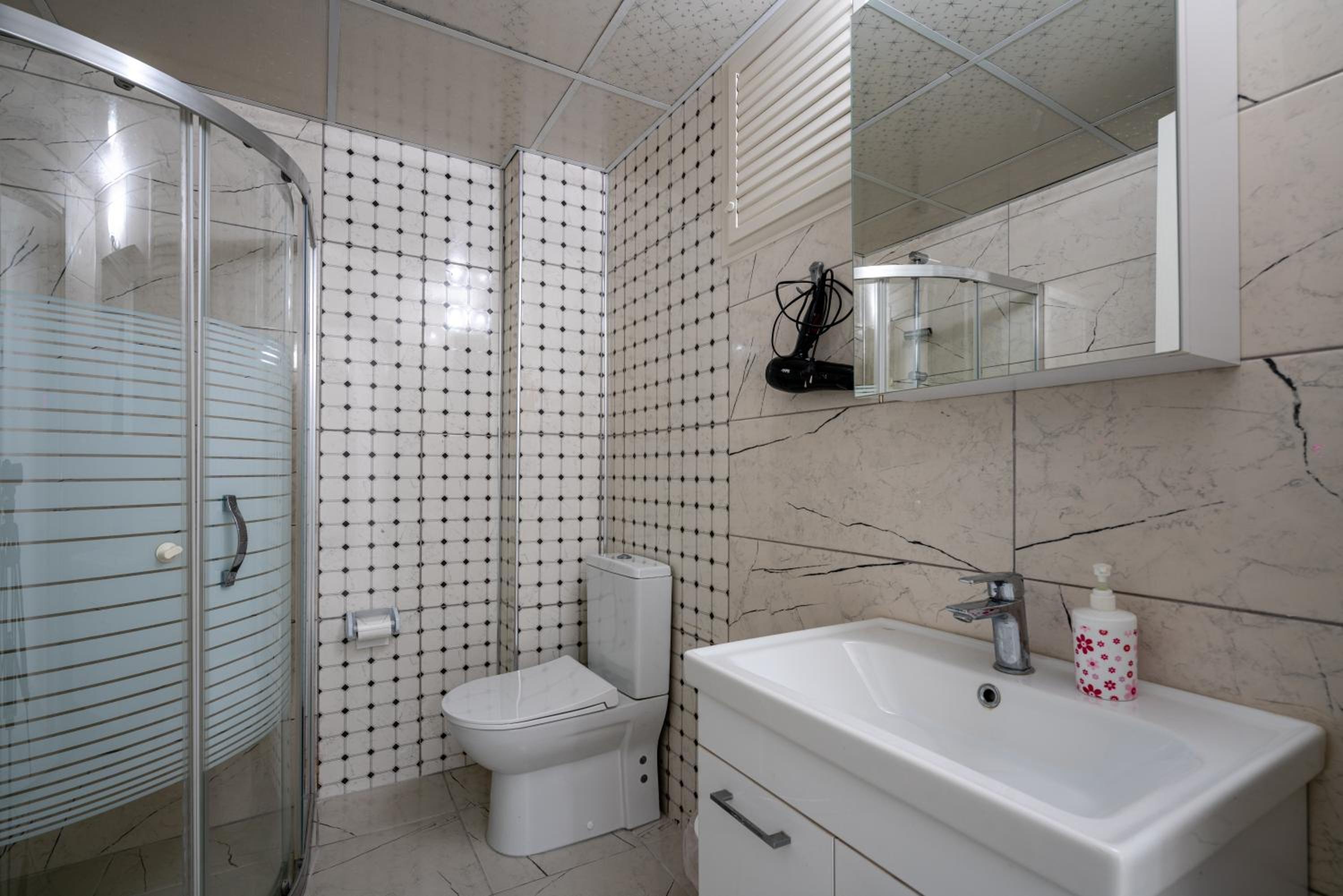 Sare Suites Downtown - Image 70