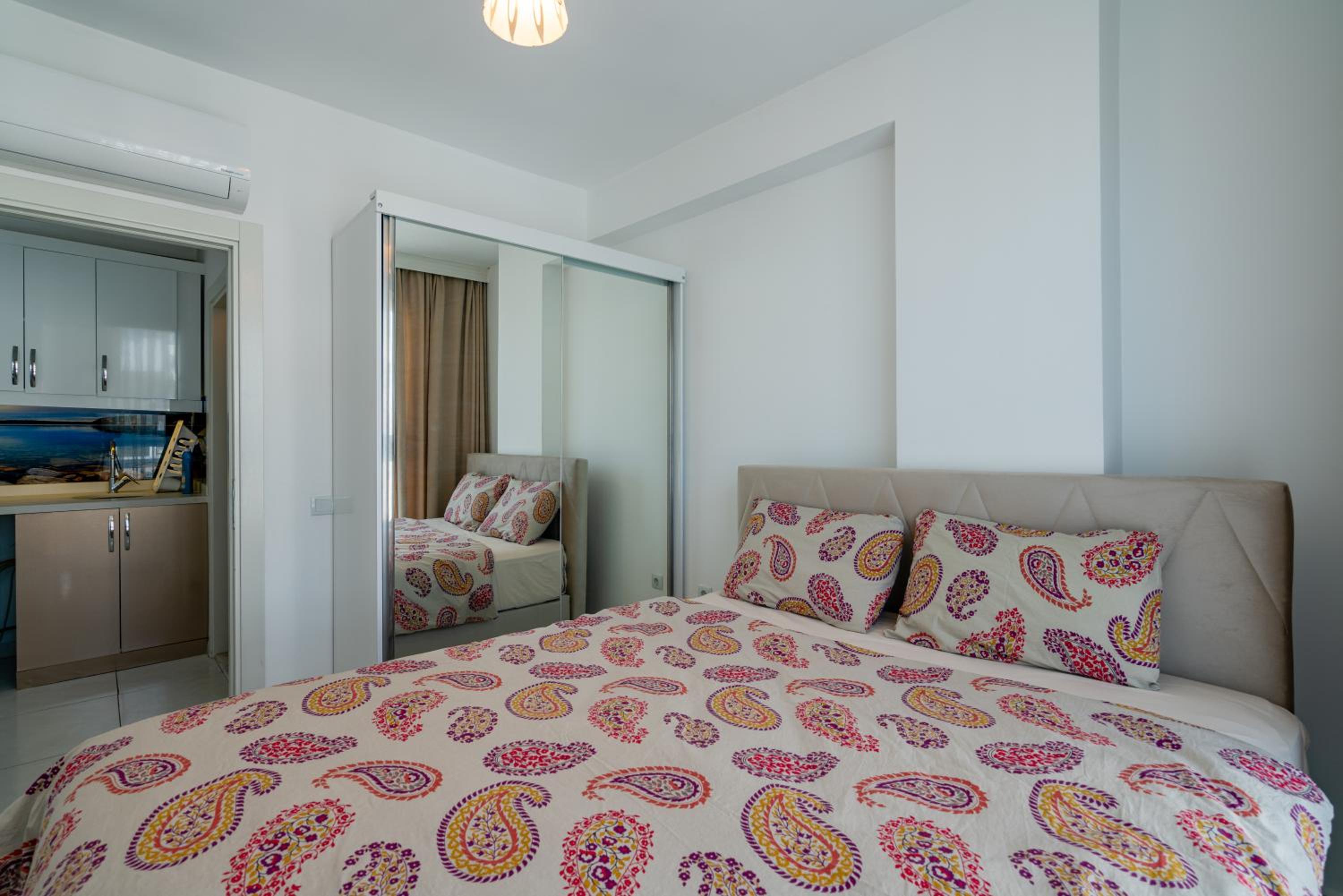 Sare Suites Downtown - Image 55