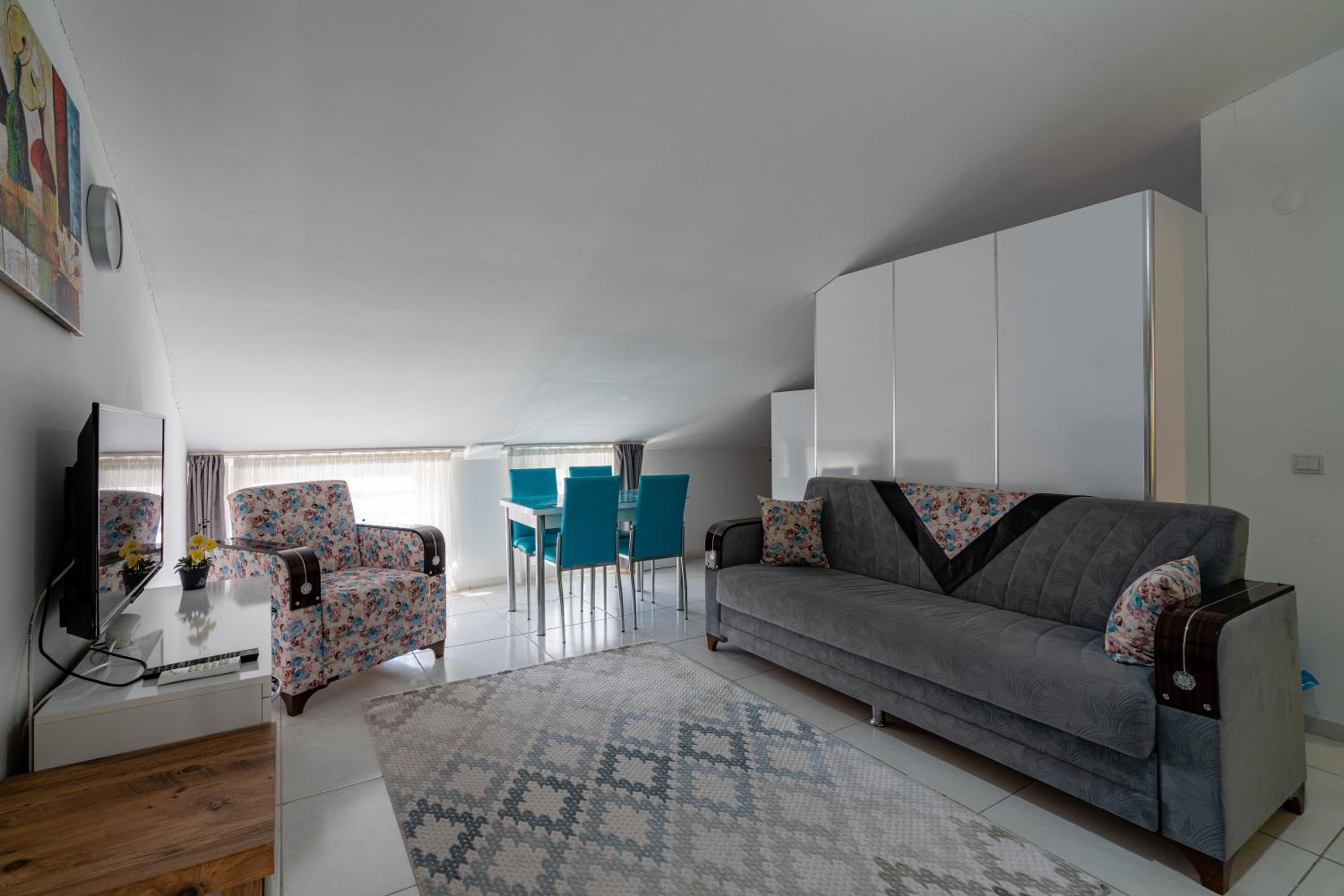 Sare Suites Downtown - Image 68