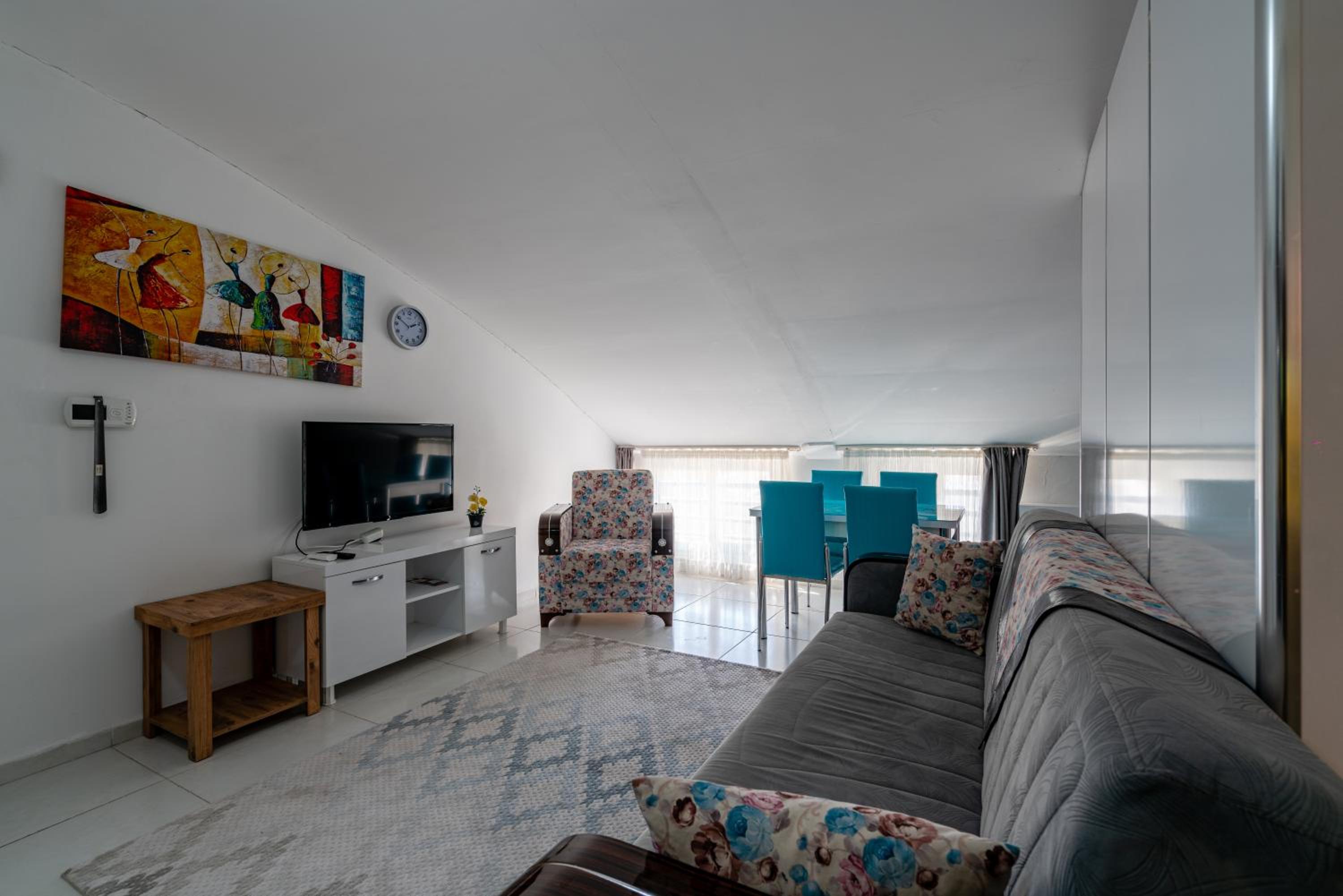 Sare Suites Downtown - Image 73