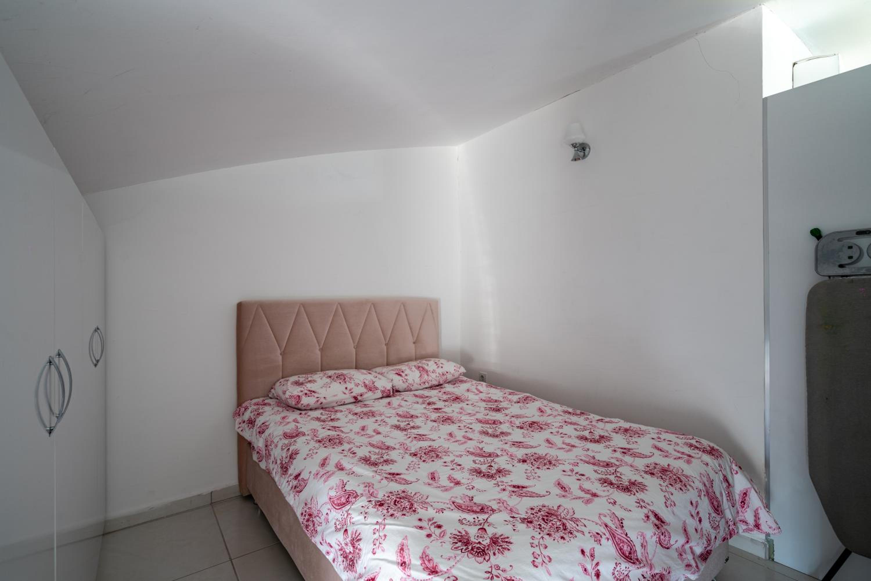 Sare Suites Downtown - Image 75