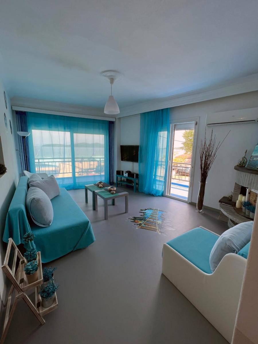 Upper Deck Apt. view 3