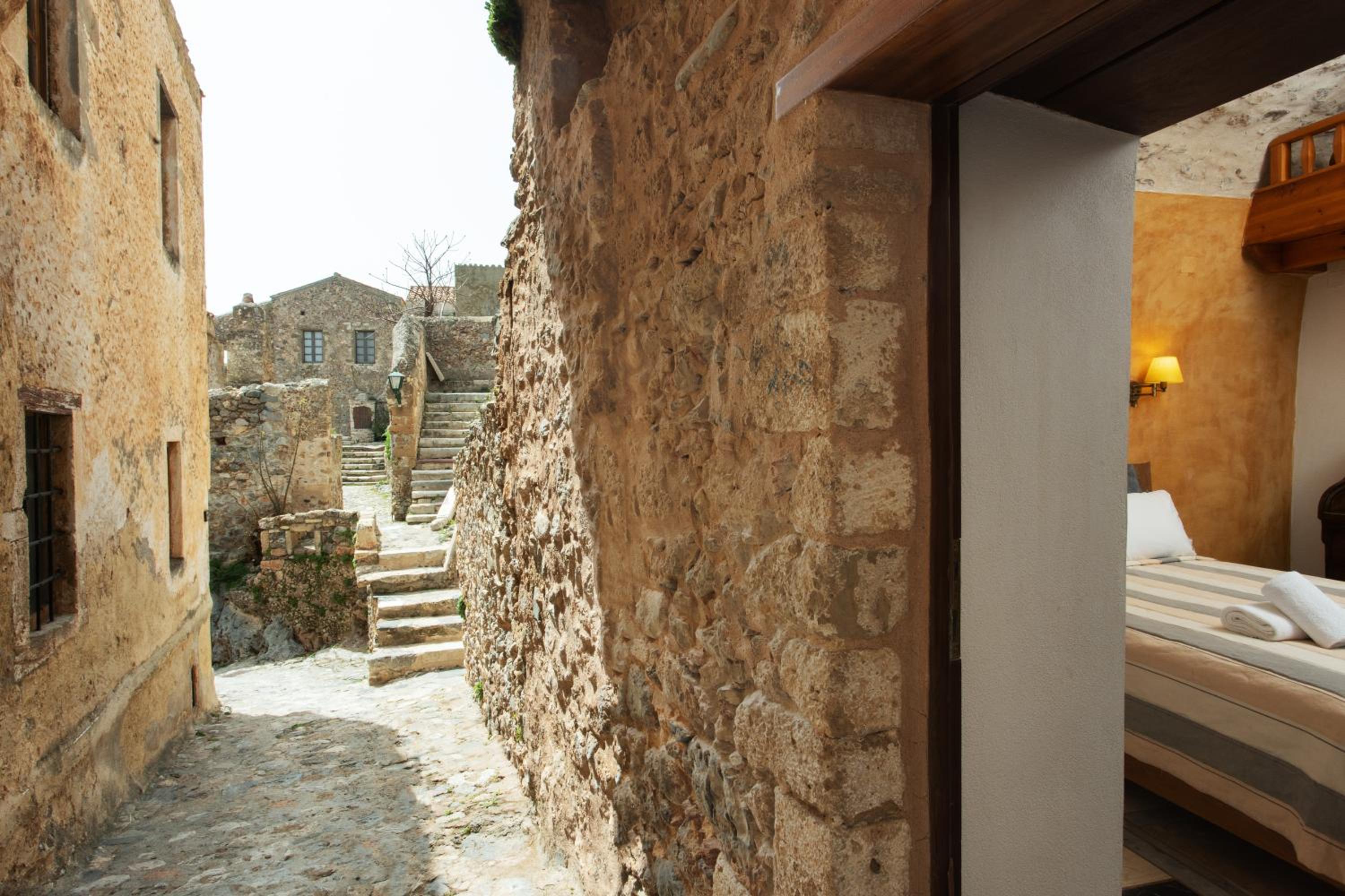 Dorovinis Monemvasia Castlehouses