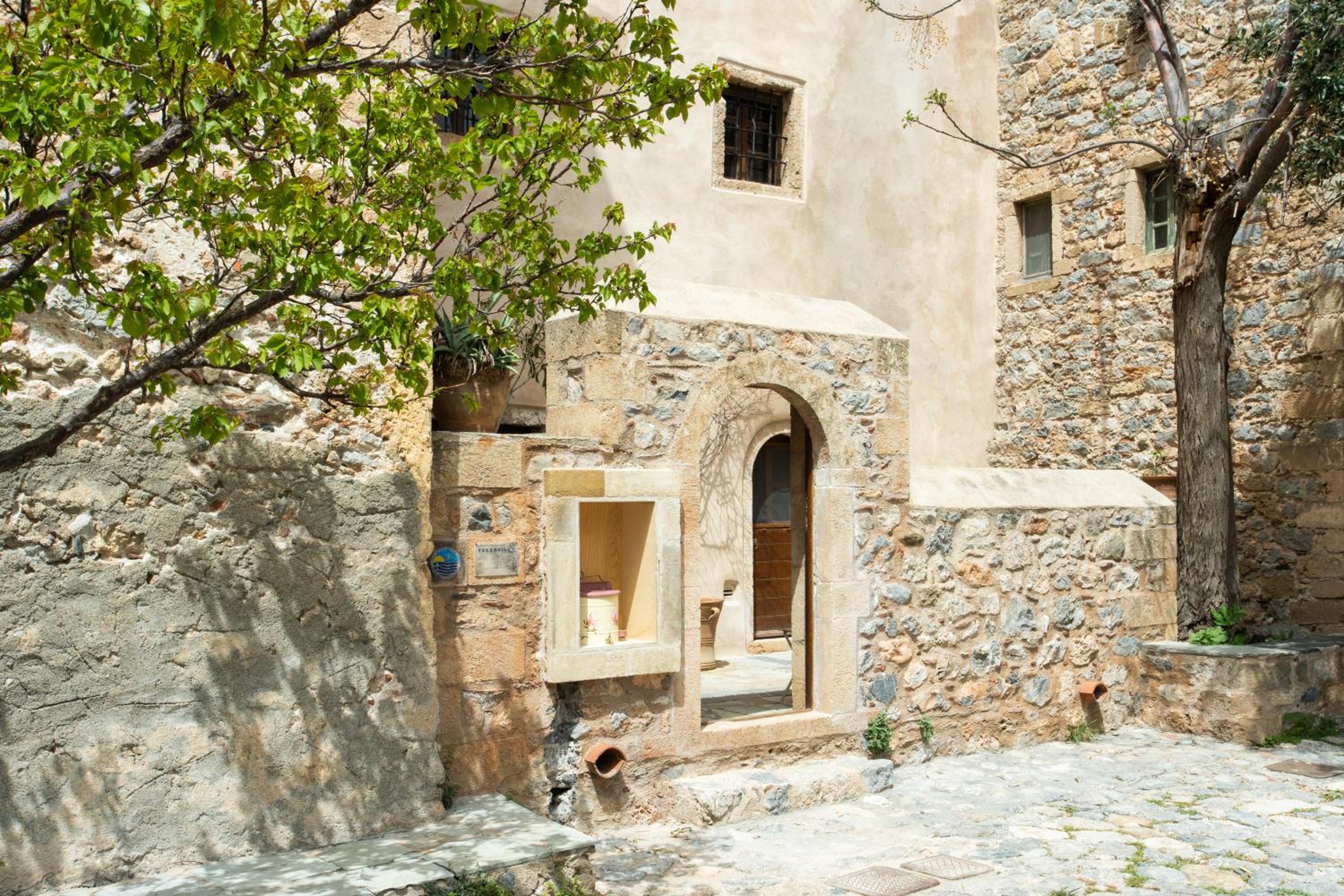Dorovinis Monemvasia Castlehouses