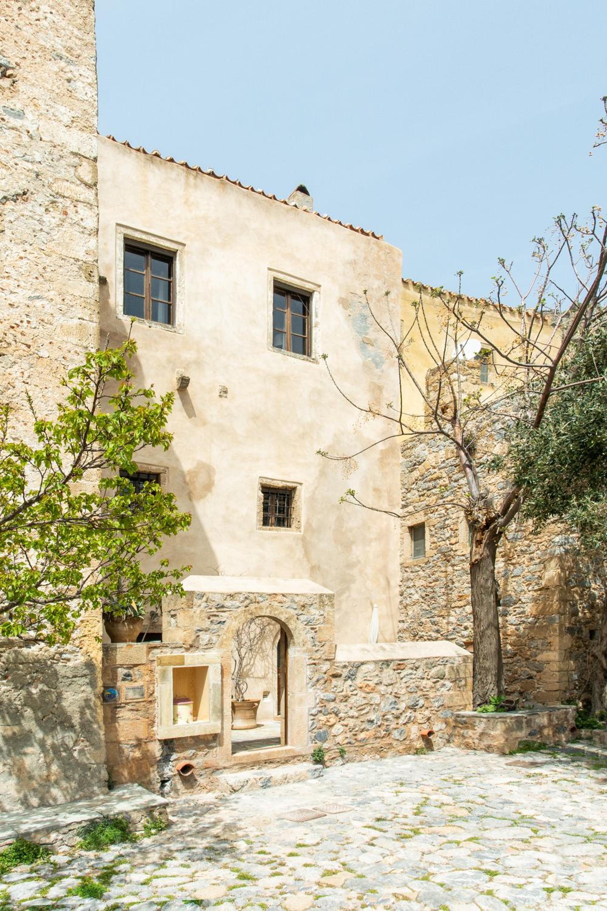 Dorovinis Monemvasia Castlehouses
