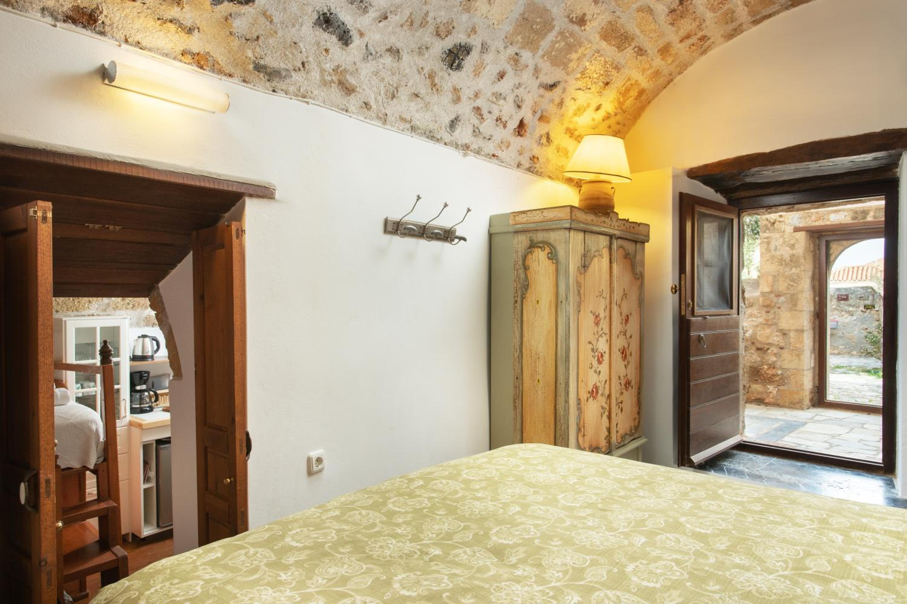 Dorovinis Monemvasia Castlehouses