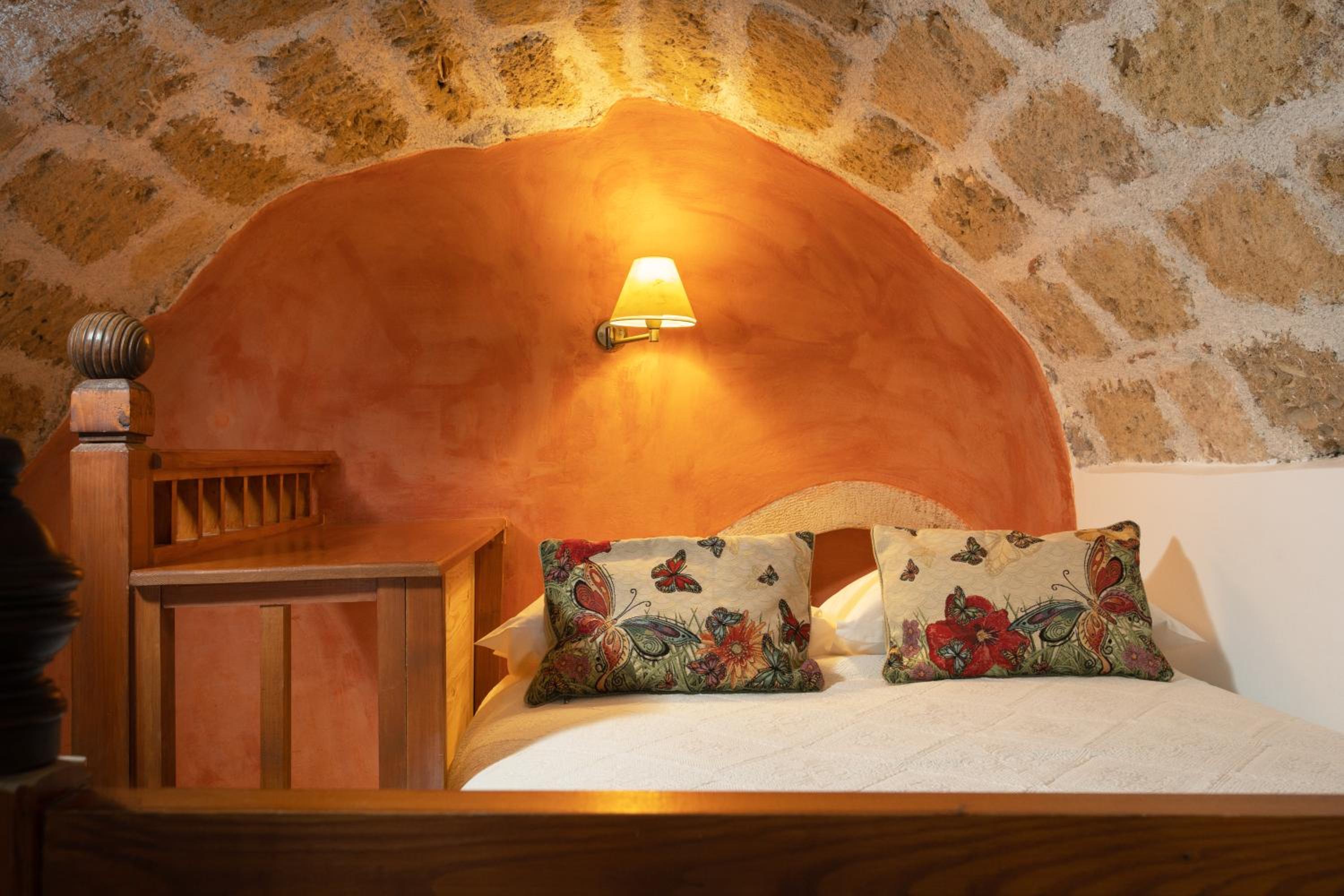 Dorovinis Monemvasia Castlehouses