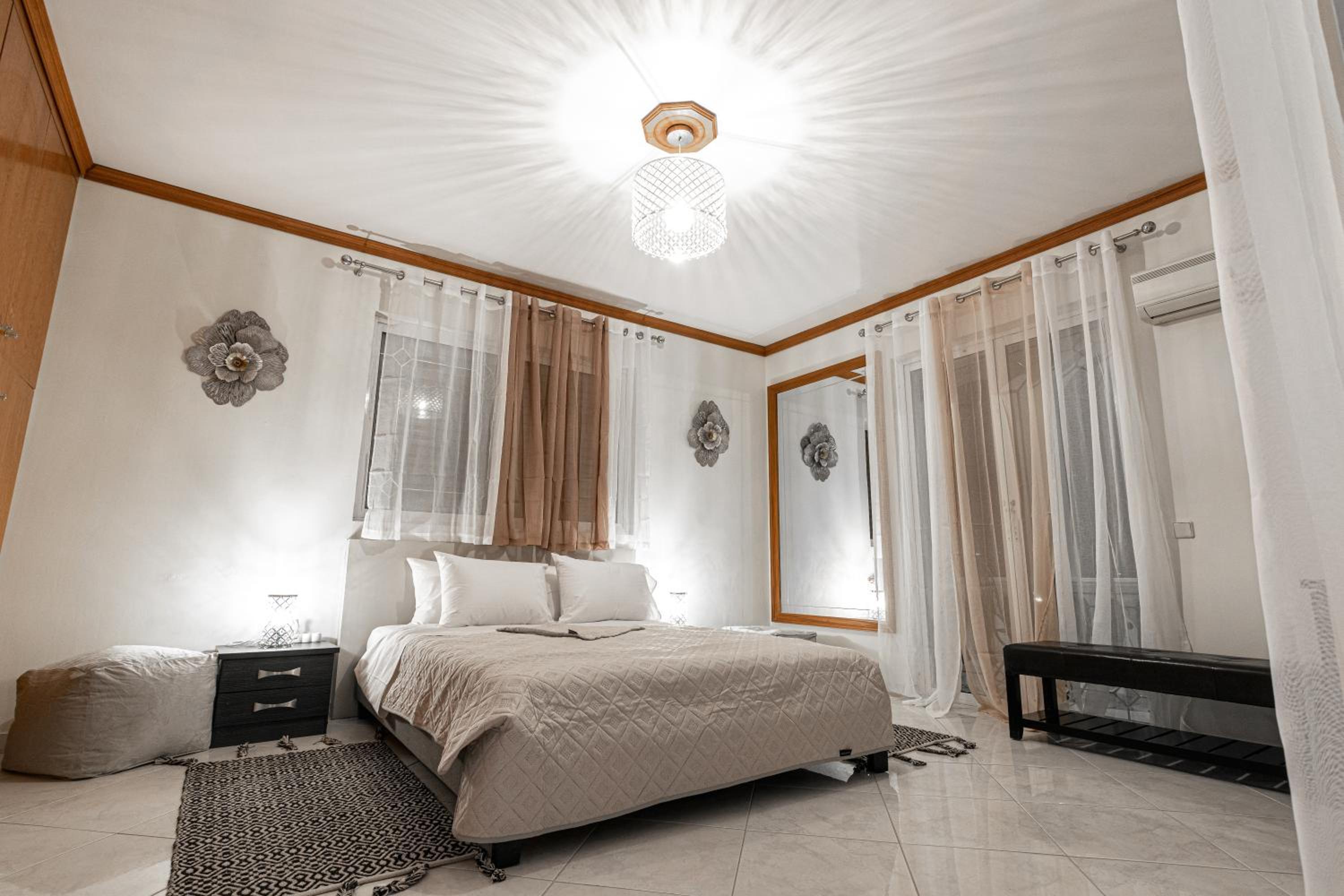 Galadriel Villa with Private Pool & Jacuzzi photo 2