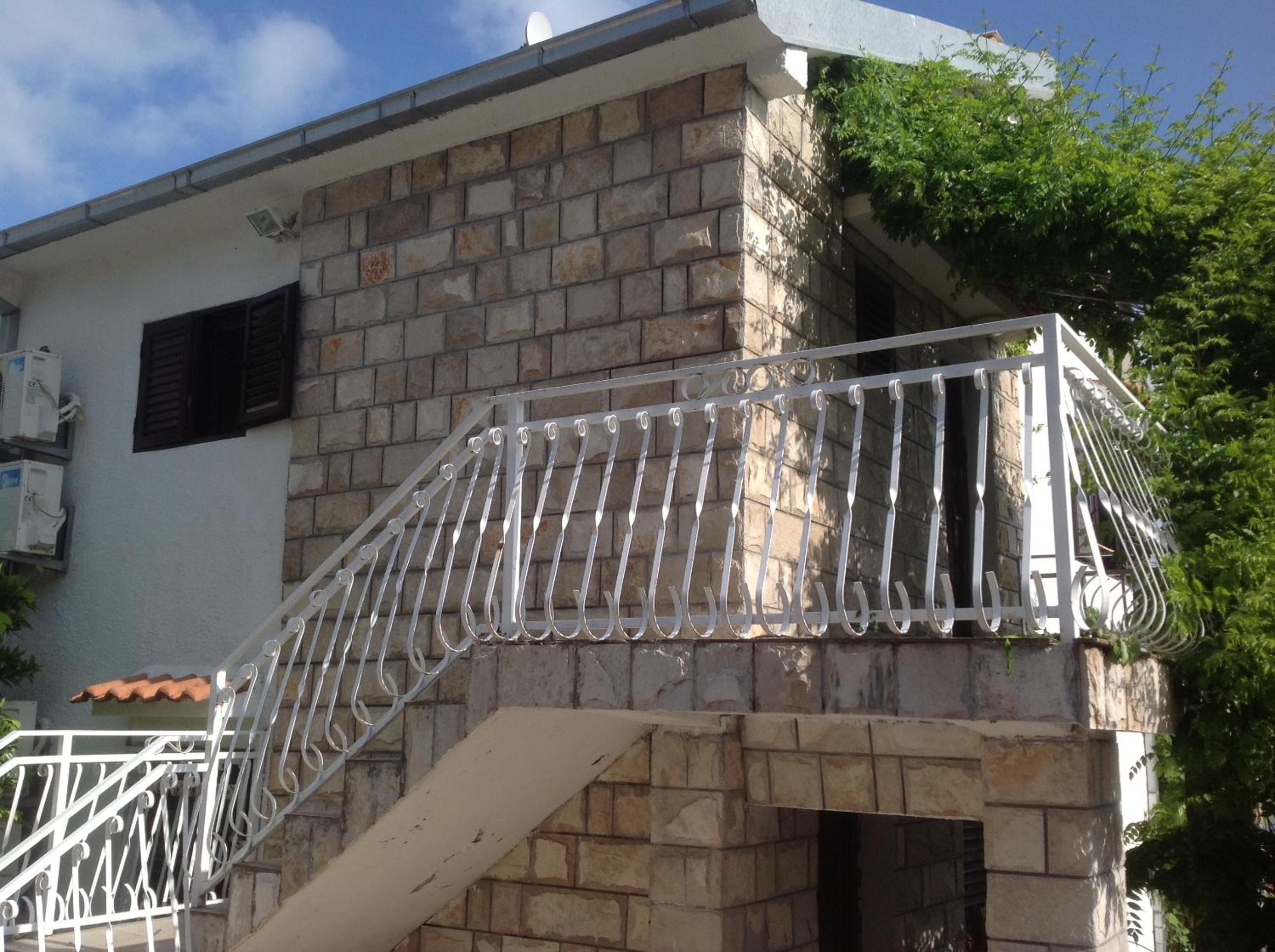 Seaview Apartments view 2