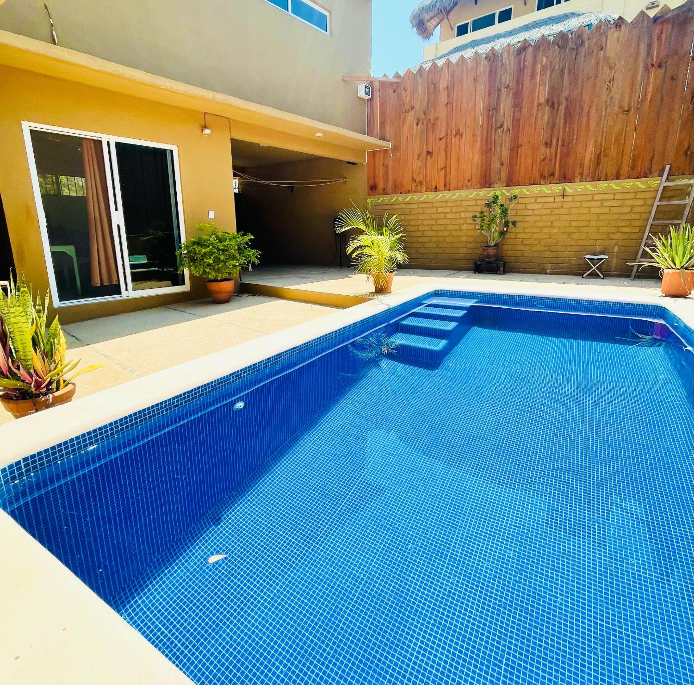 Bonobo House for 5 & Loft for 2- your best Puerto options! view 3