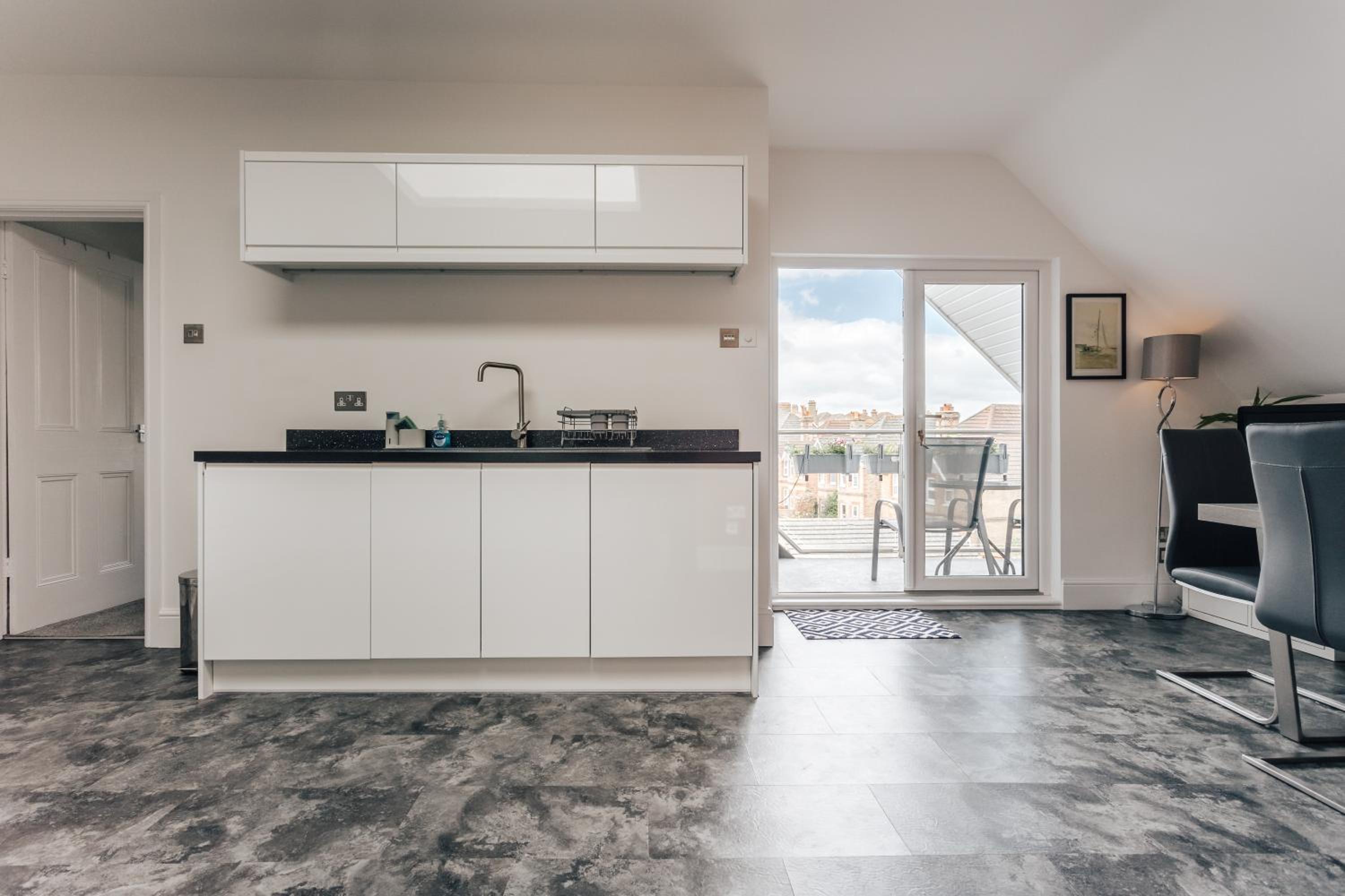 Private Two Bedroom Residence in Southbourne - Private Parking - Off the High Street - Minutes Away from the Beach