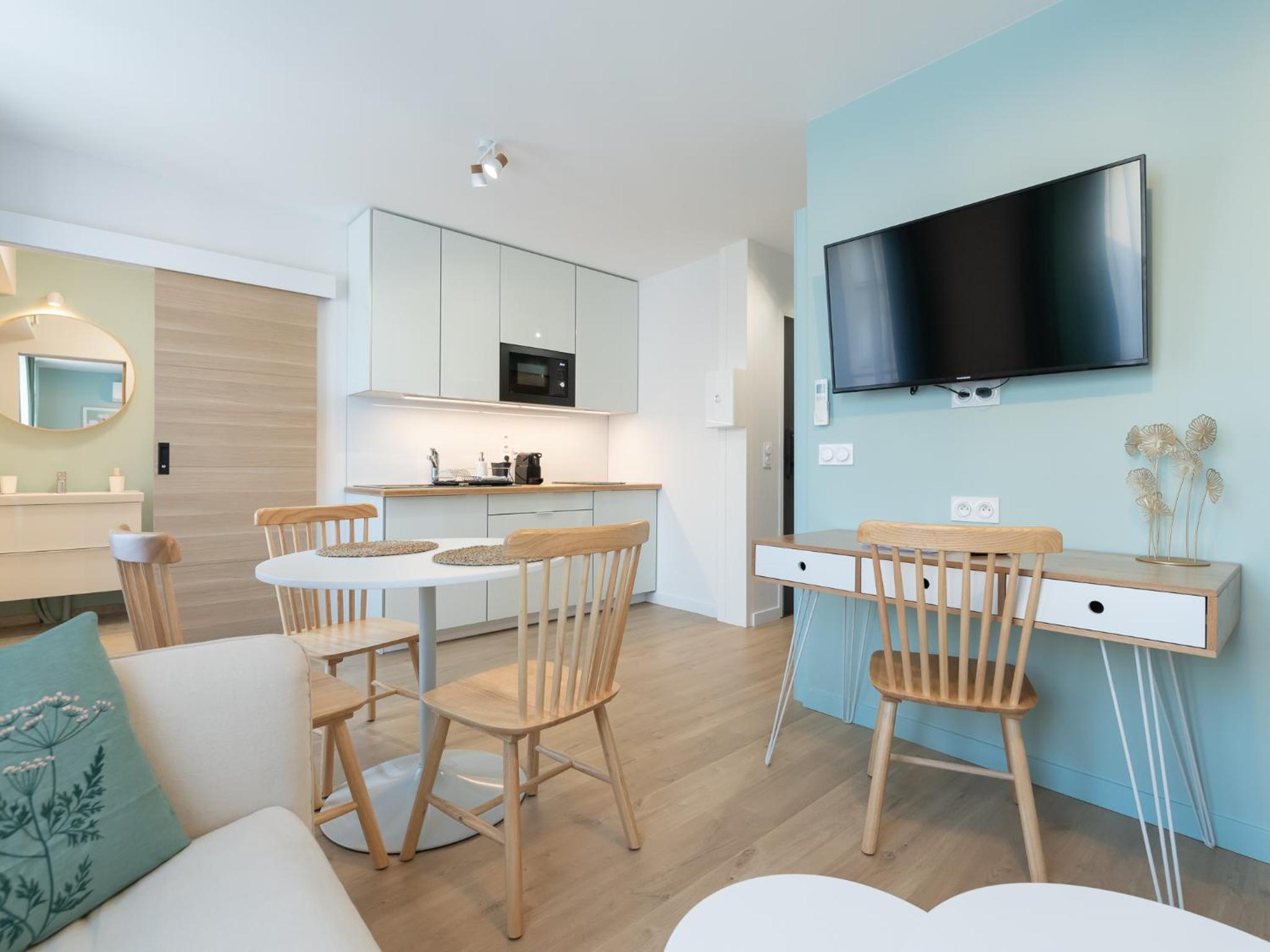 Saint-Etienne Vacations - Apparts Seasons - Saint Etienne - La Terrasse - Property Image 1