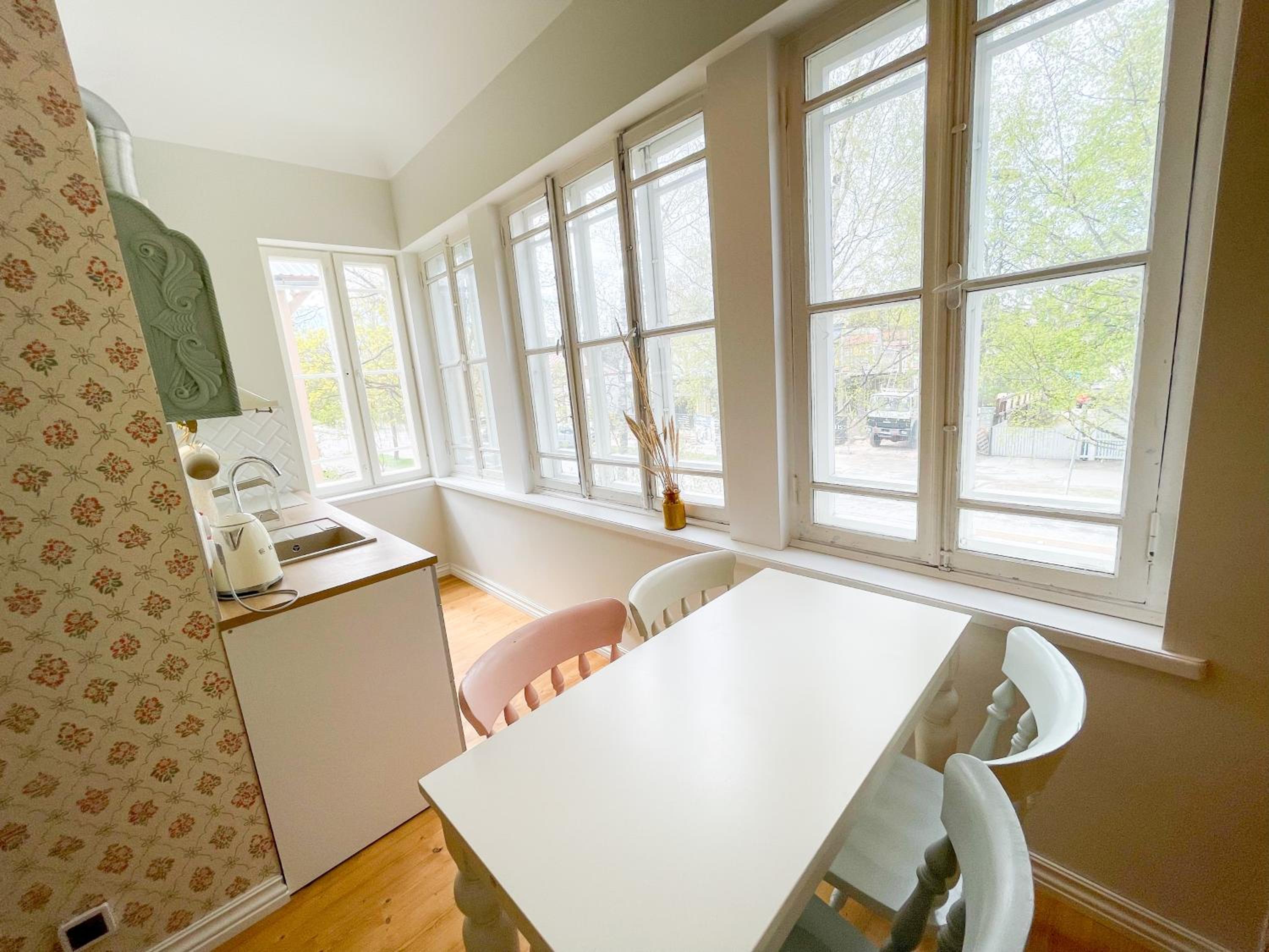 Spacious Supeluse Apartment view 2
