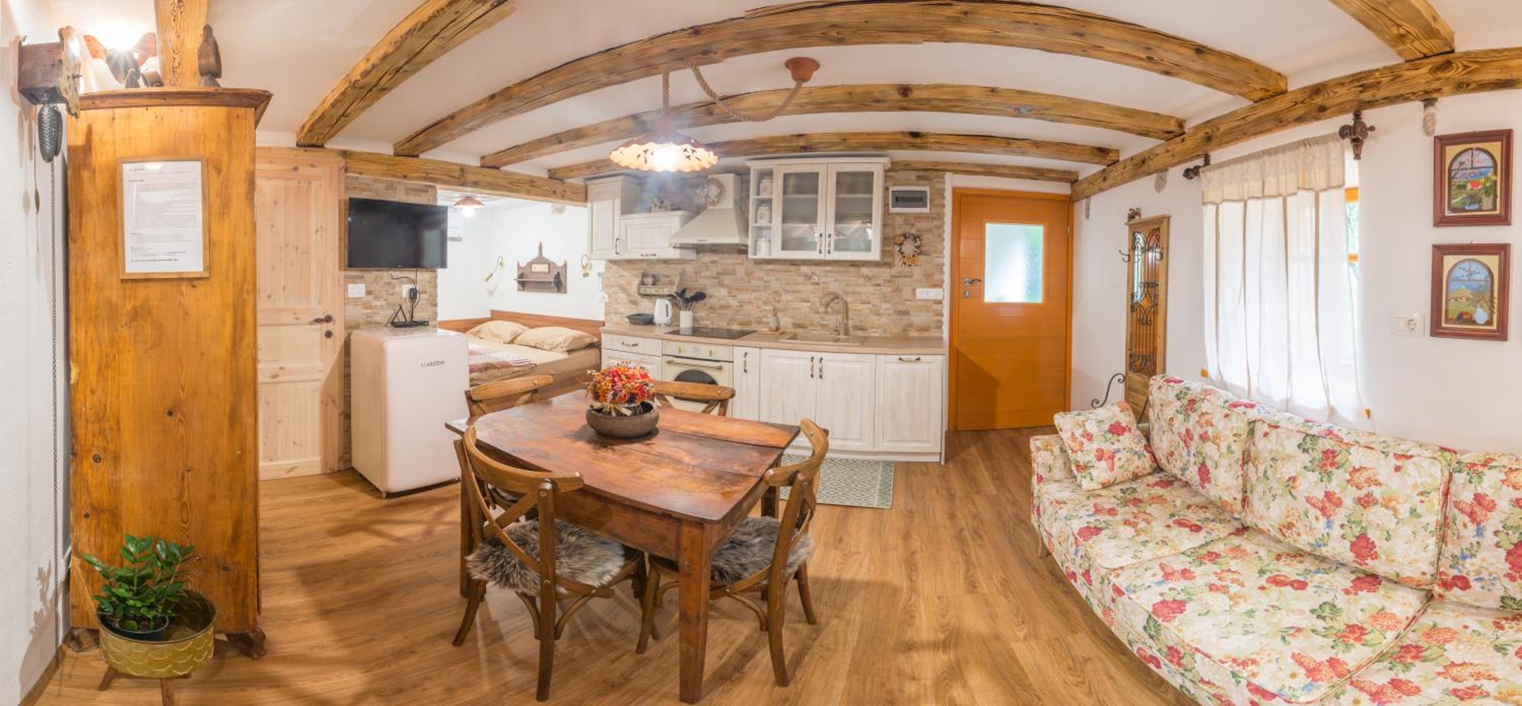 Rustic Apartment PETRA view 5