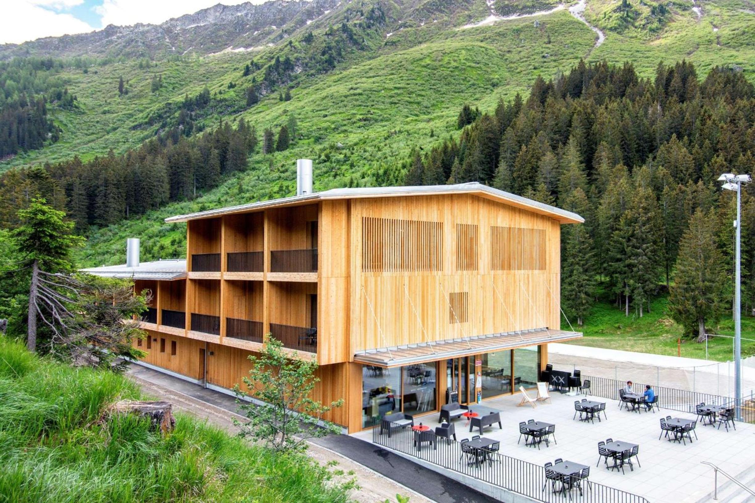 Hotel Campra Alpine Lodge & Spa