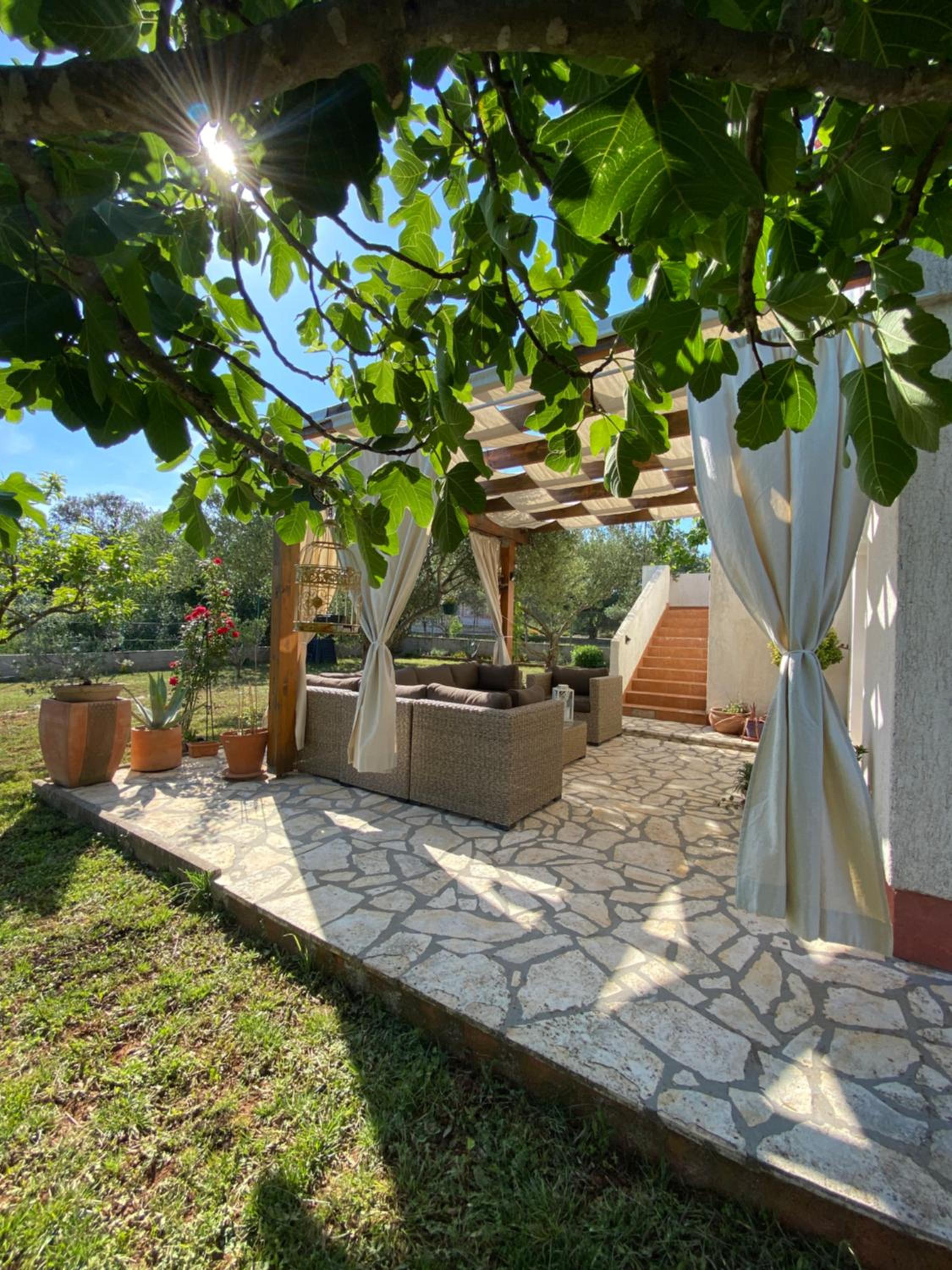Beautiful island house Ugljan view 3