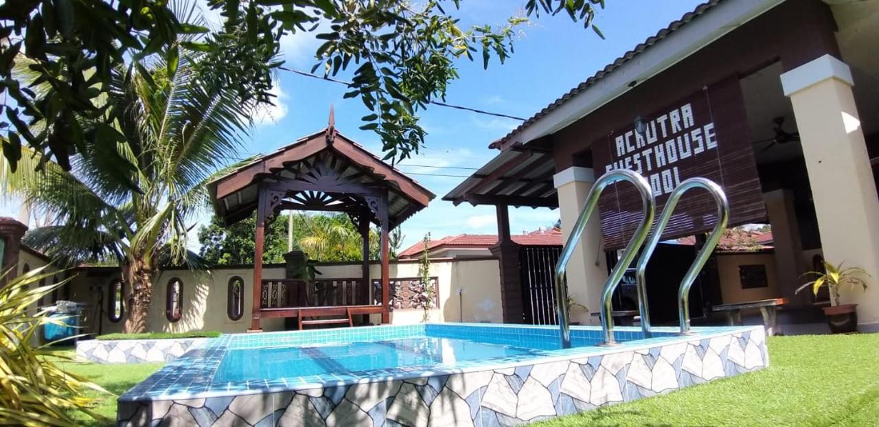 Achutra Muslim Guesthouse (pool) photo 6