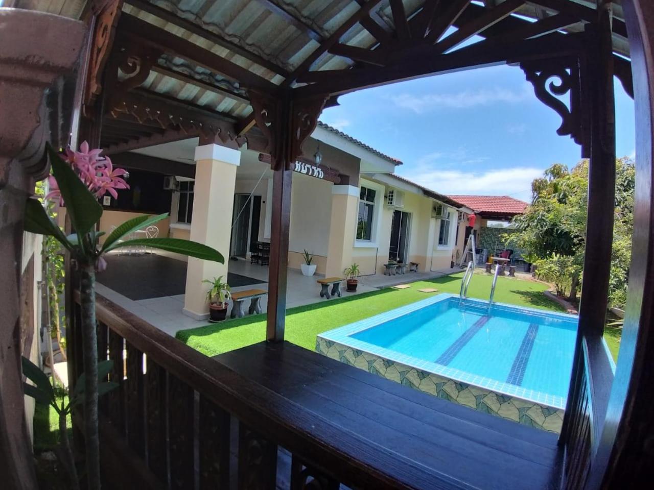 Achutra Muslim Guesthouse (pool) photo 5