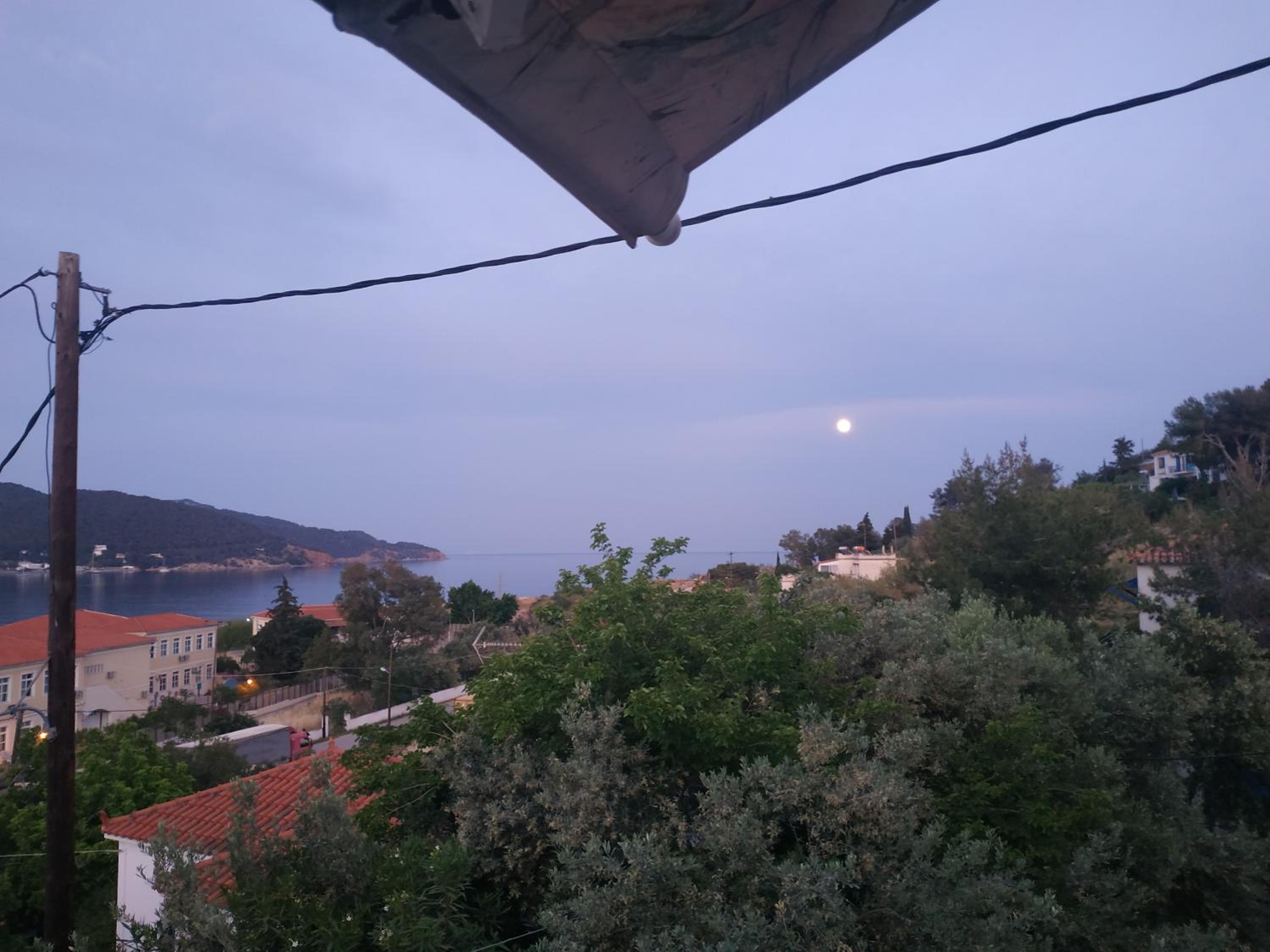 Elthimia's apartment photo 2