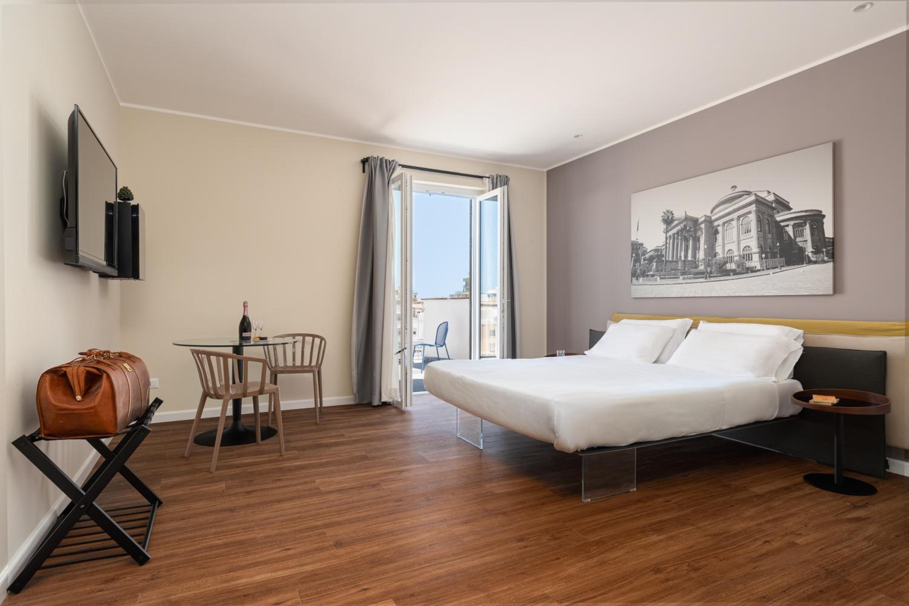 hotel room