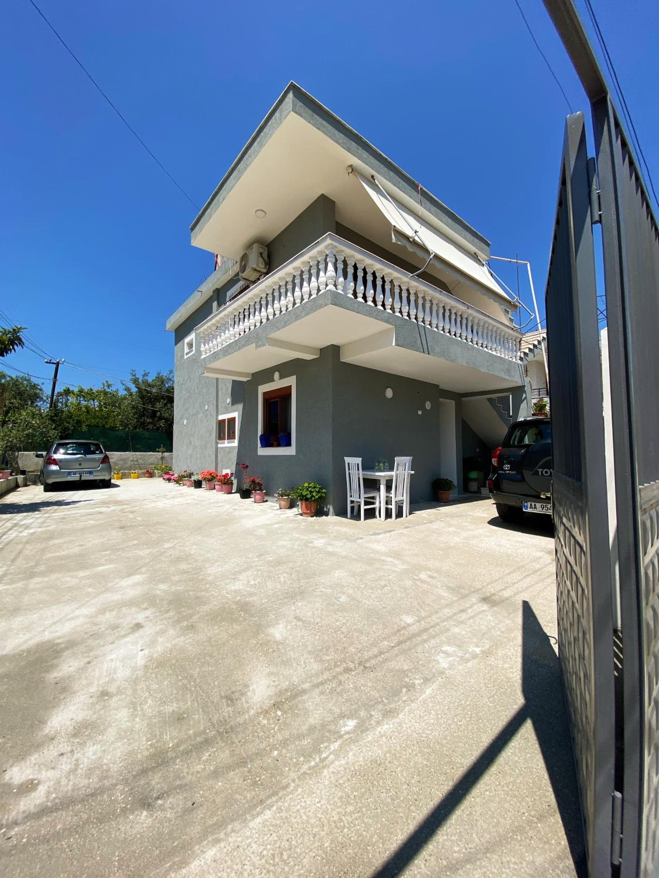 Sunny guest house
