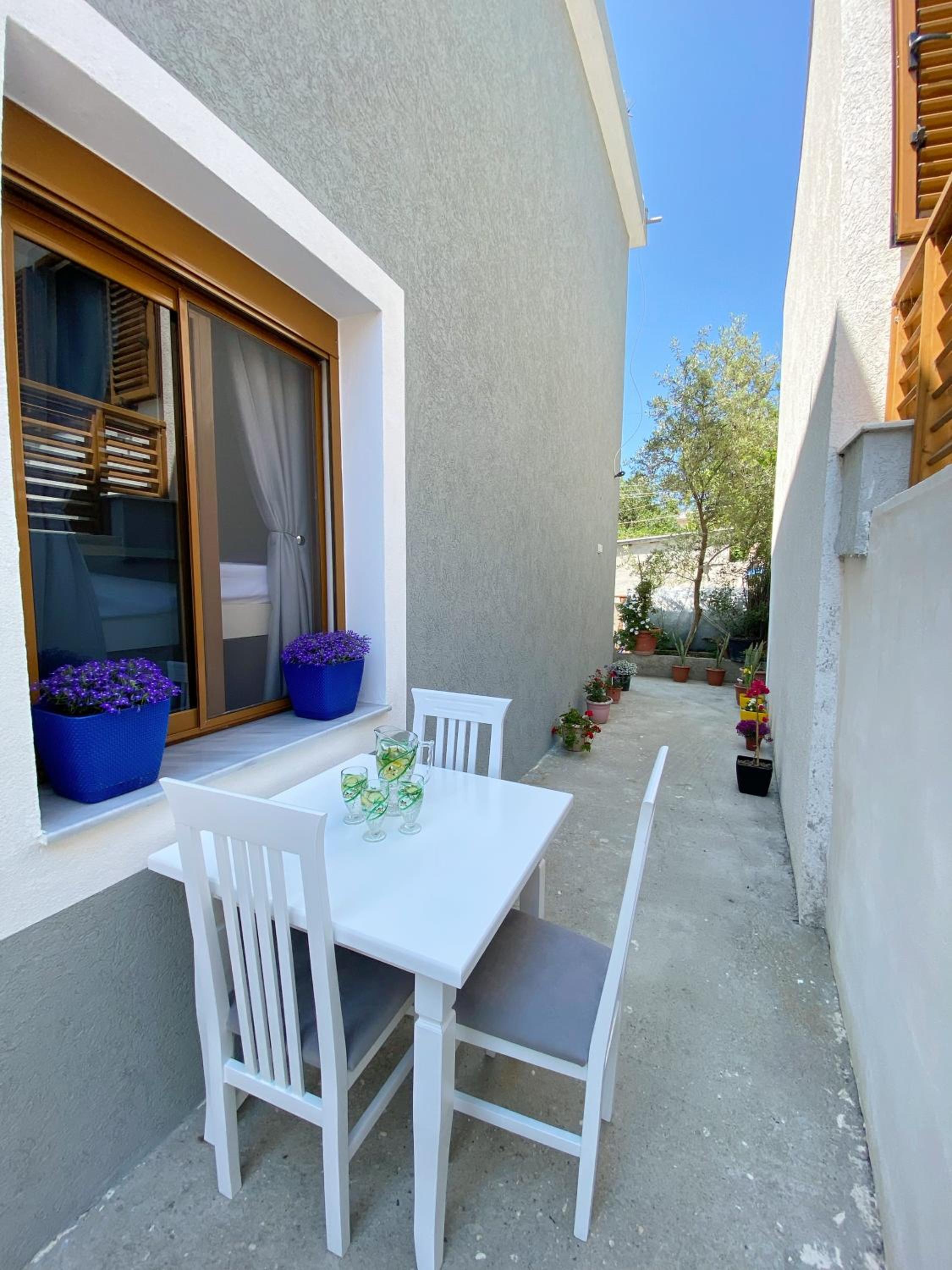 Sunny guest house