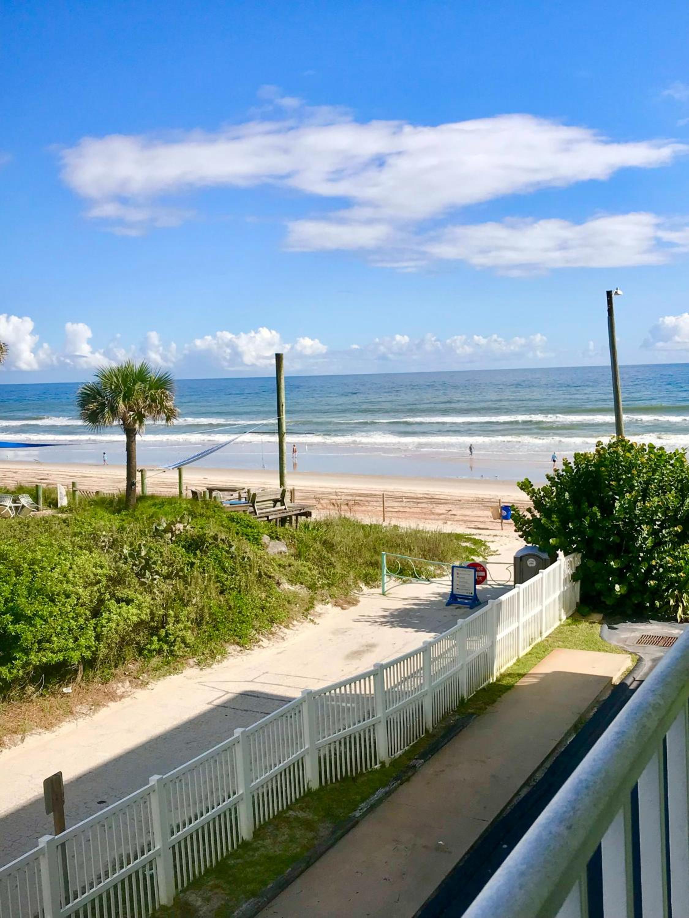 Absolute Beach - Sea View at Symphony Beach Club!