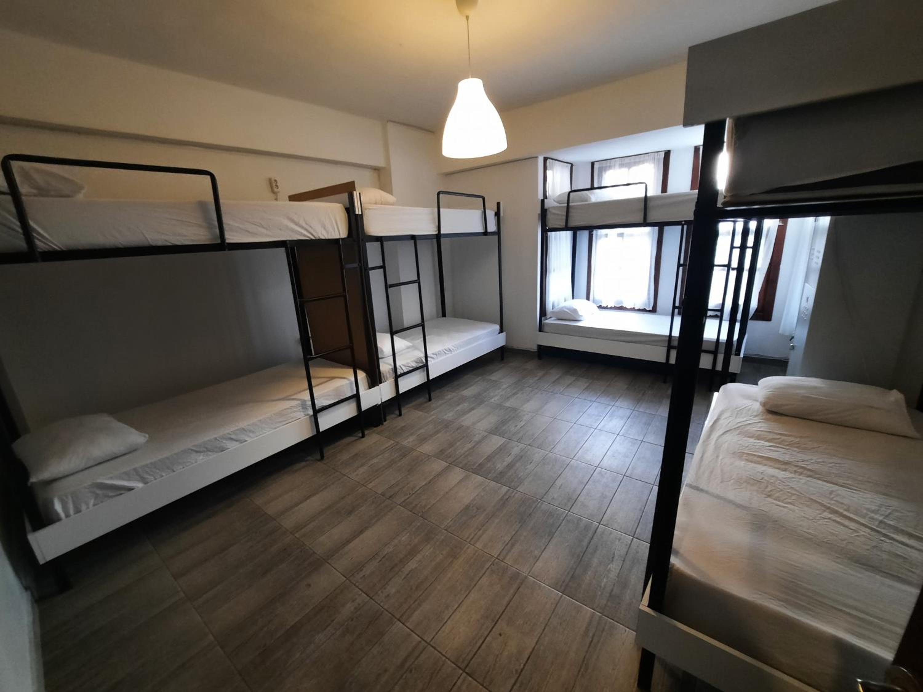 Kuyu Beergarden Hostel